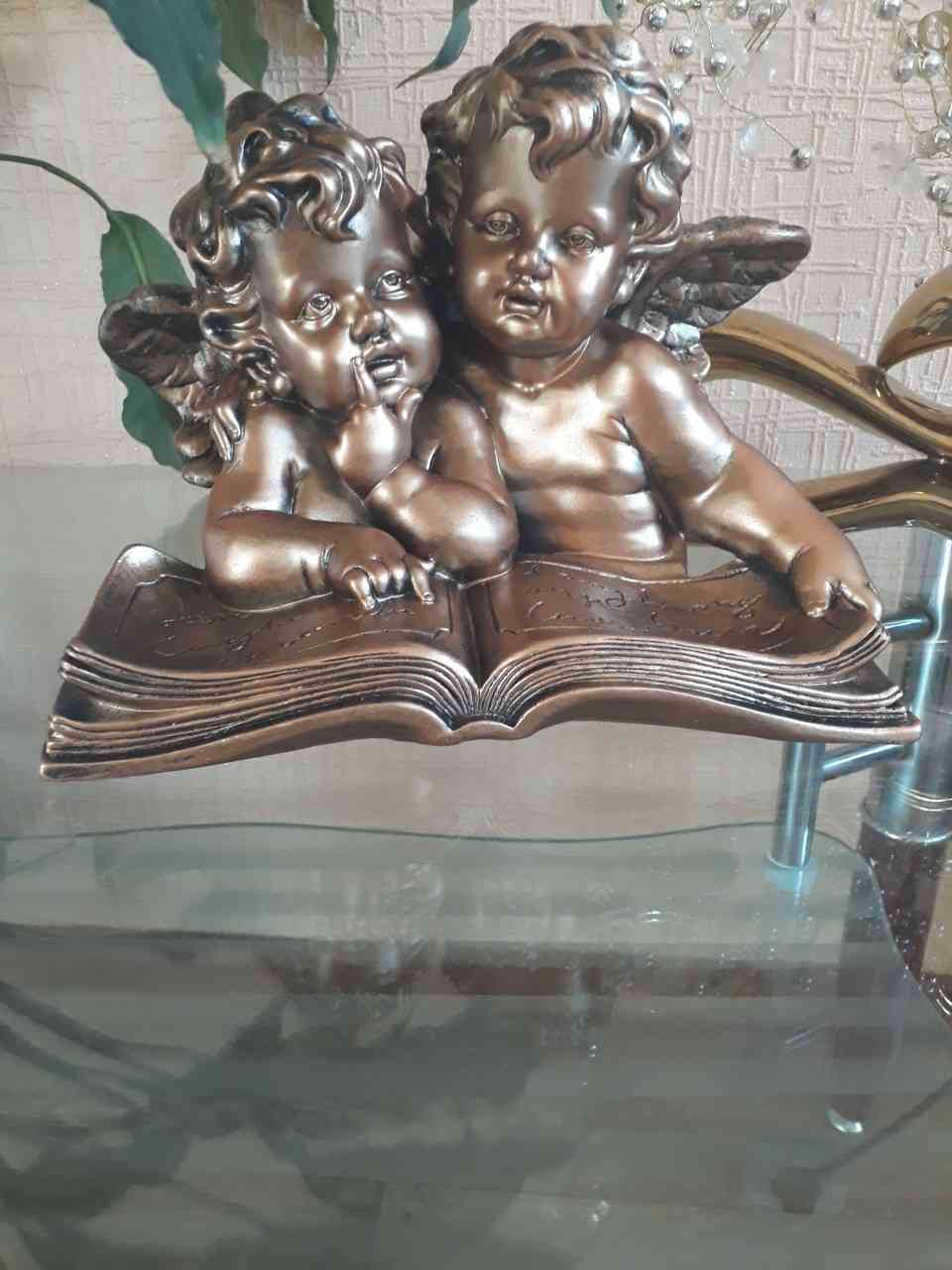Фотография покупателя товара Статуэтка "Ангелы пара с книгой" цвет бронзовый, 22 см - Фото 1