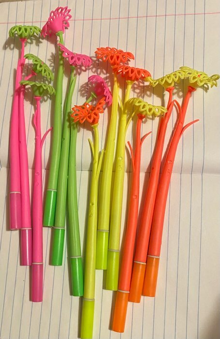 Фотография покупателя товара Ручка цветок, гелевая "Цветок", прикол, МИКС - Фото 5