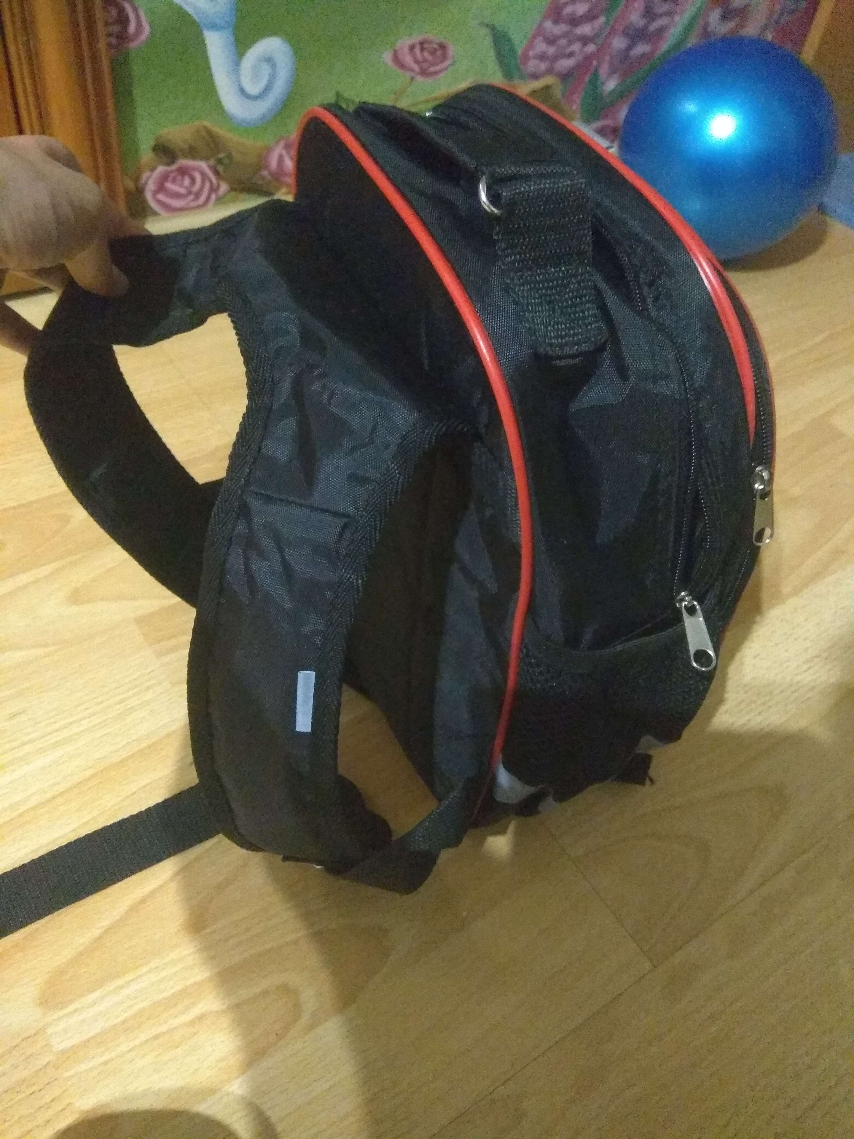 Фотография покупателя товара Рюкзак детский, отдел на молнии, 3 наружных кармана, цвет чёрный - Фото 1