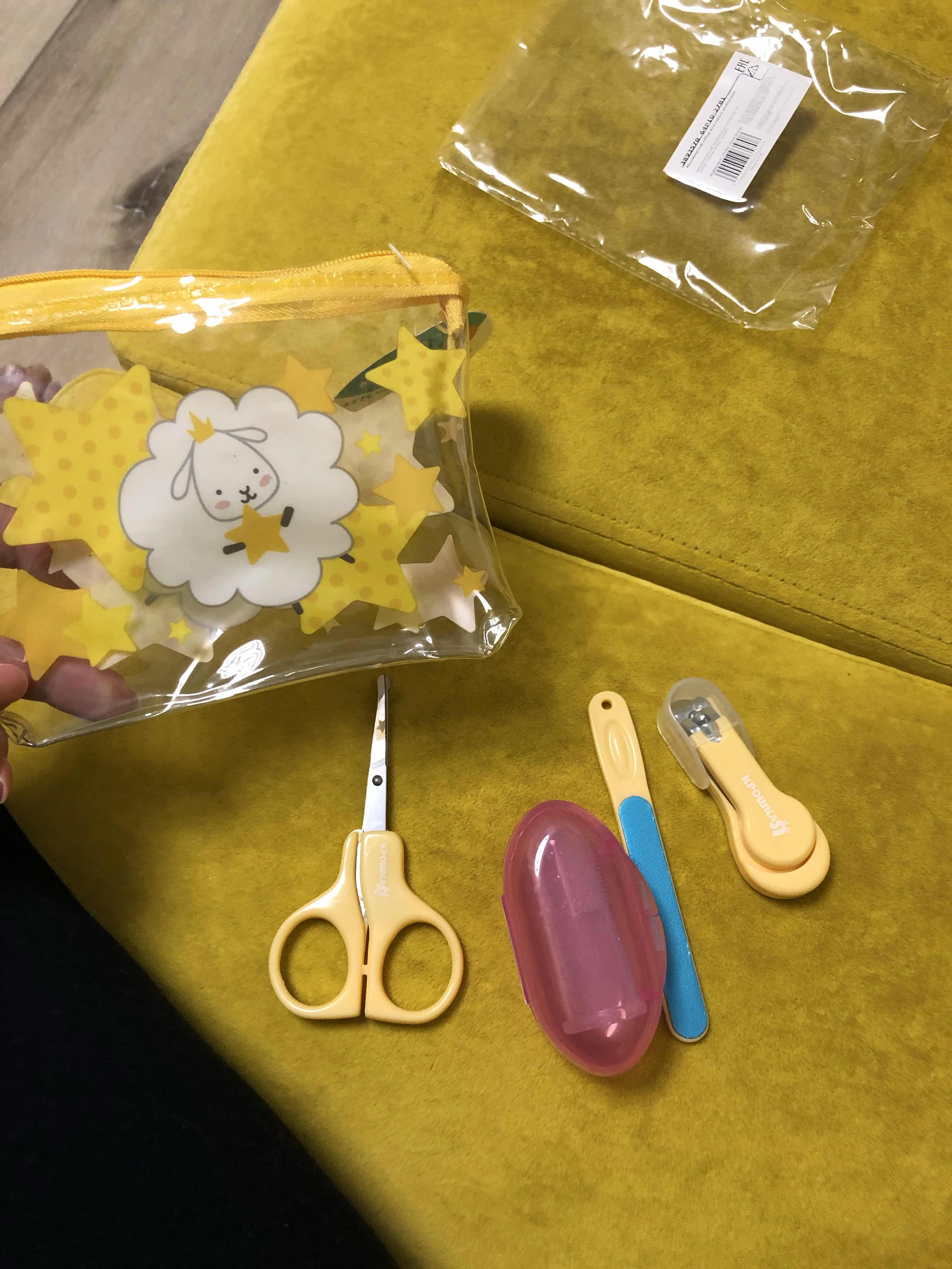 Фотография покупателя товара Набор маникюрный детский «Наше Чудо», 4 предмета: ножнички, книпсер, пилочка, щётка - Фото 2