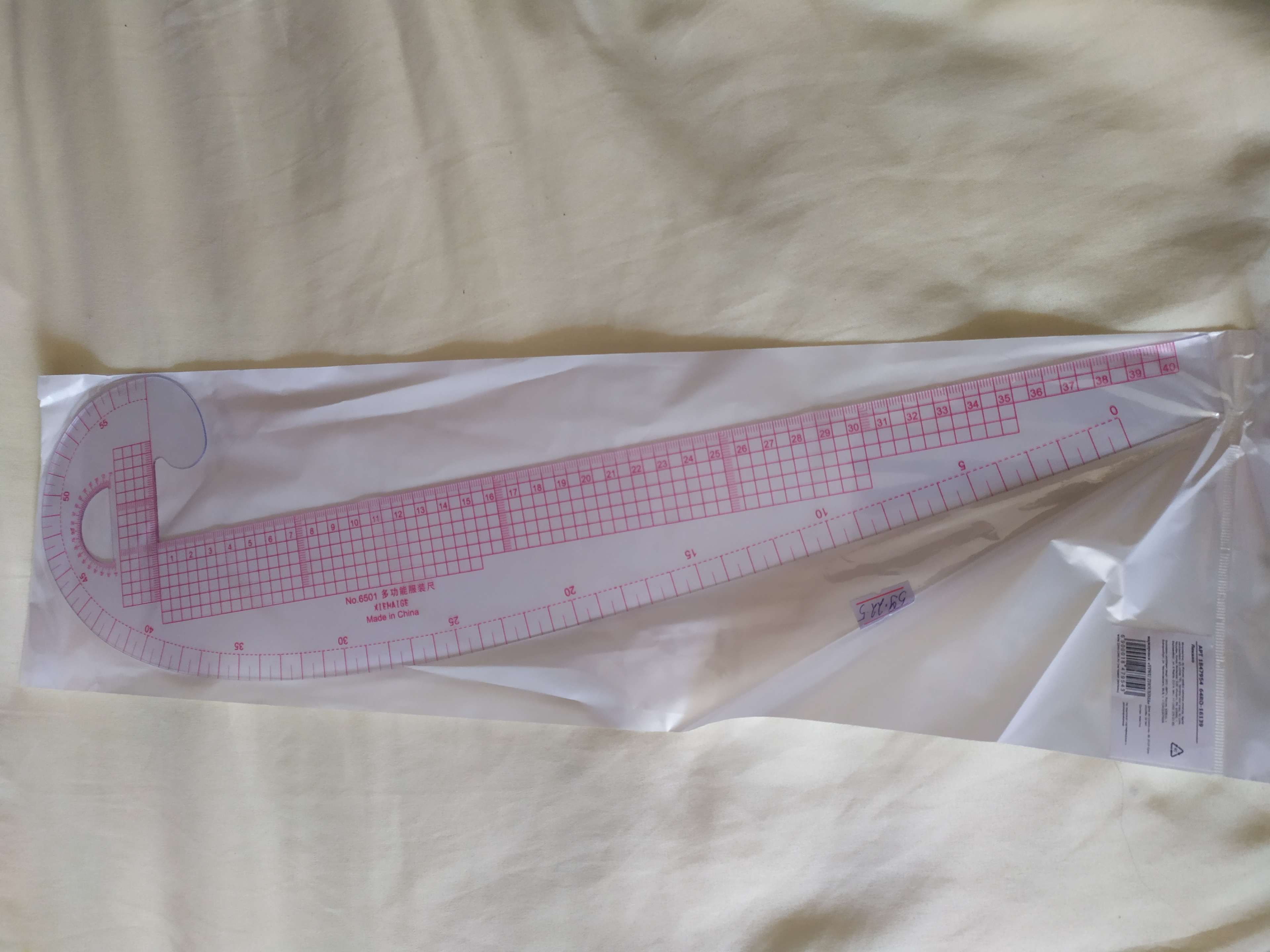 Фотография покупателя товара Лекало портновское метрическое «Бочок», с проймой, 47 × 12,5 см, толщина 0,5 мм, цвет прозрачный - Фото 1