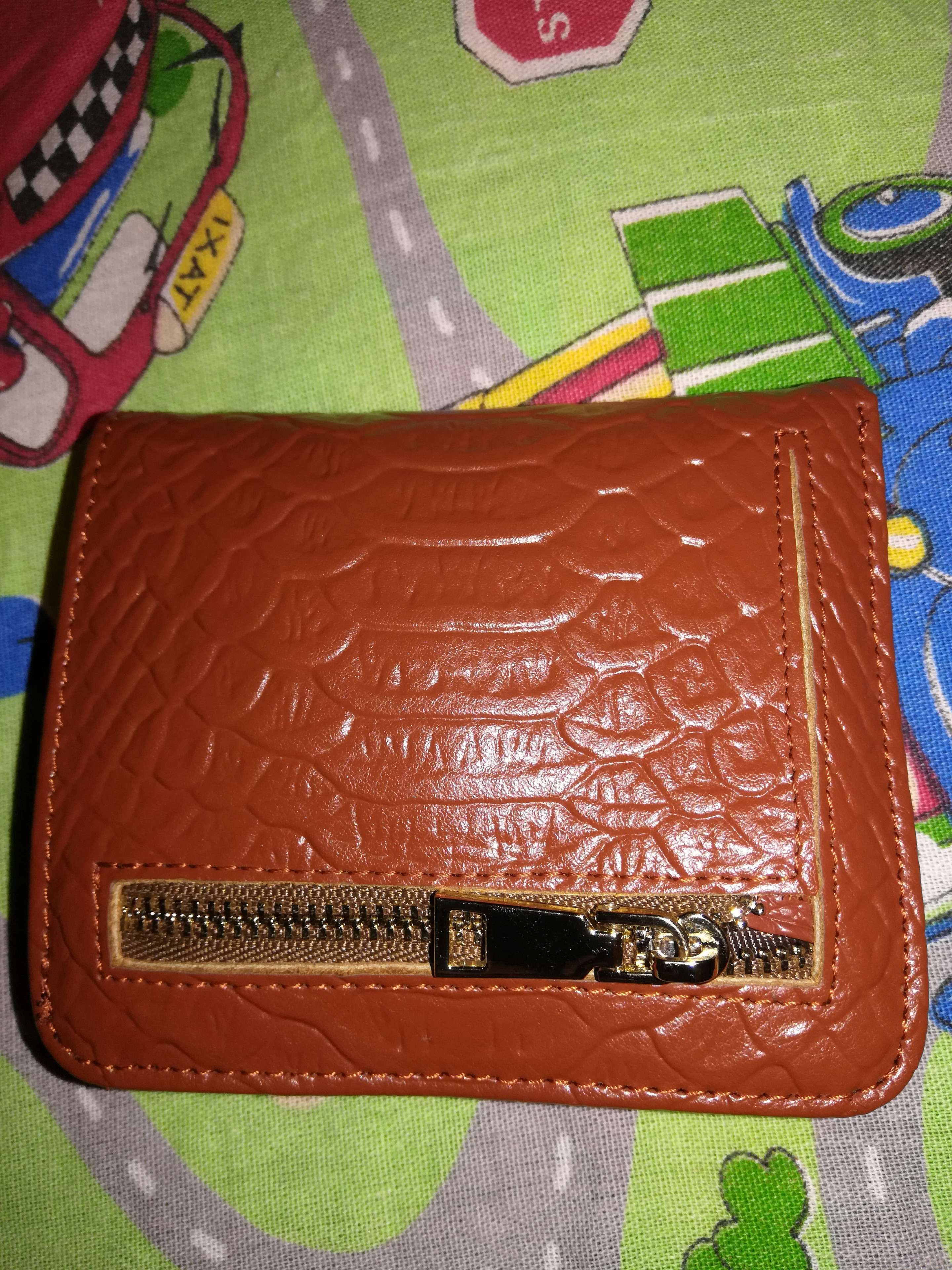 Фотография покупателя товара Кошелёк женский, отдел на кнопке, цвет коричневый - Фото 2