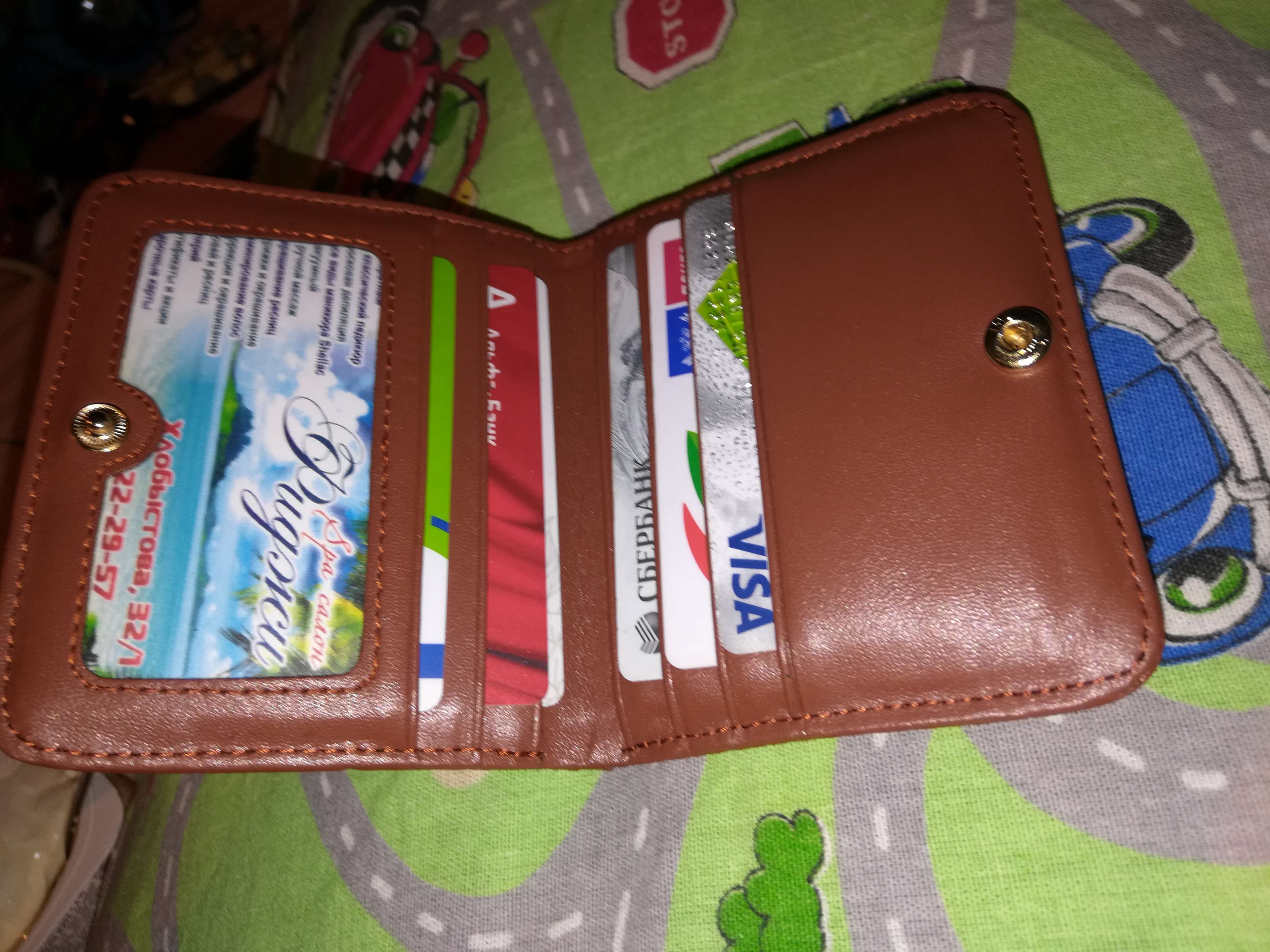 Фотография покупателя товара Кошелёк женский, отдел на кнопке, цвет коричневый - Фото 3