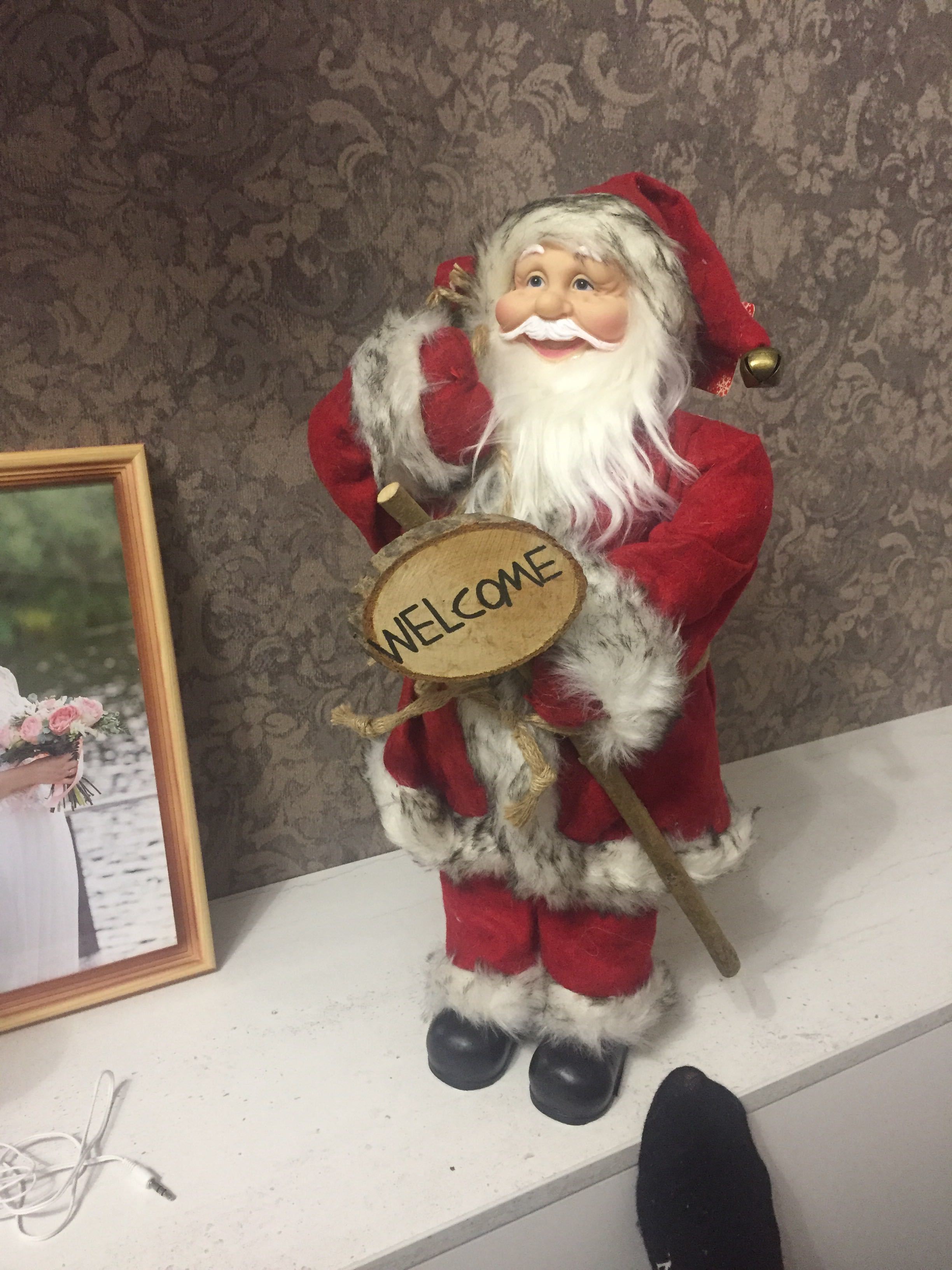 Фотография покупателя товара Дед Мороз "В красной шубке, приветствующий" 45 см - Фото 1