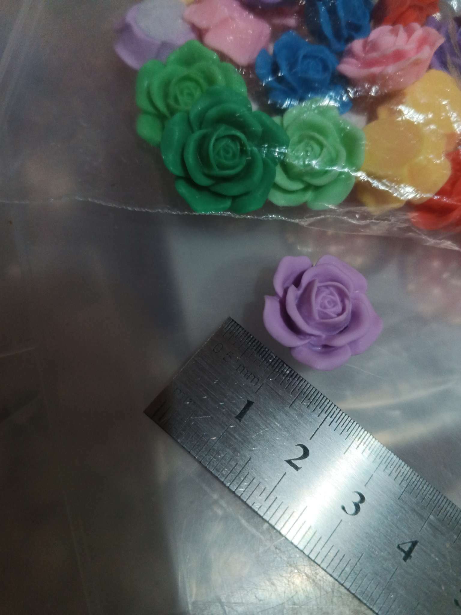 Фотография покупателя товара Декор для творчества пластик "Разноцветные розочки" набор 20 шт 1,8х1,8х1,8 см - Фото 1