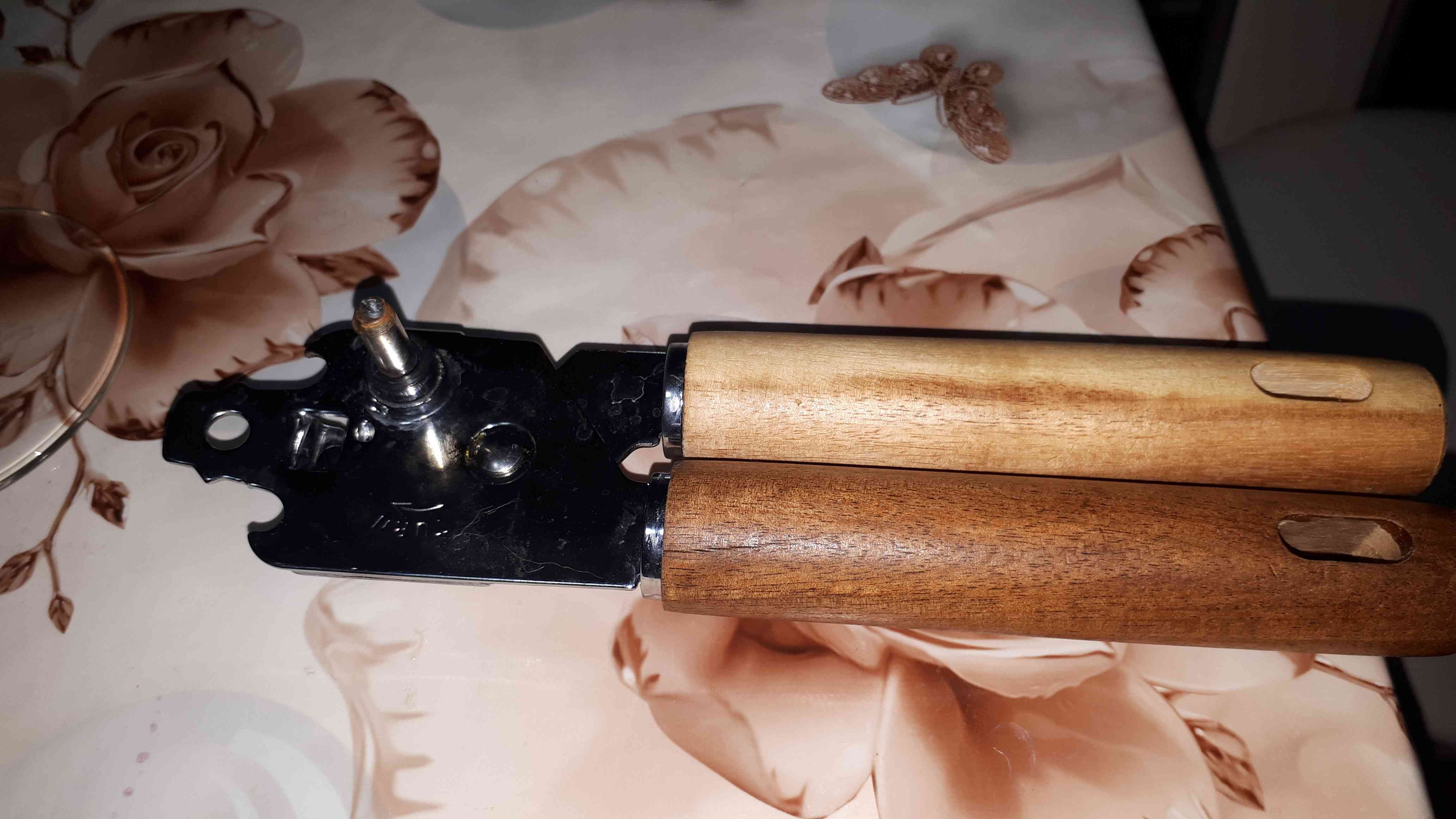 Фотография покупателя товара Нож консервный Доляна «Дорадо», 21 см, ручки из бразильской гевеи, цвет коричневый - Фото 3