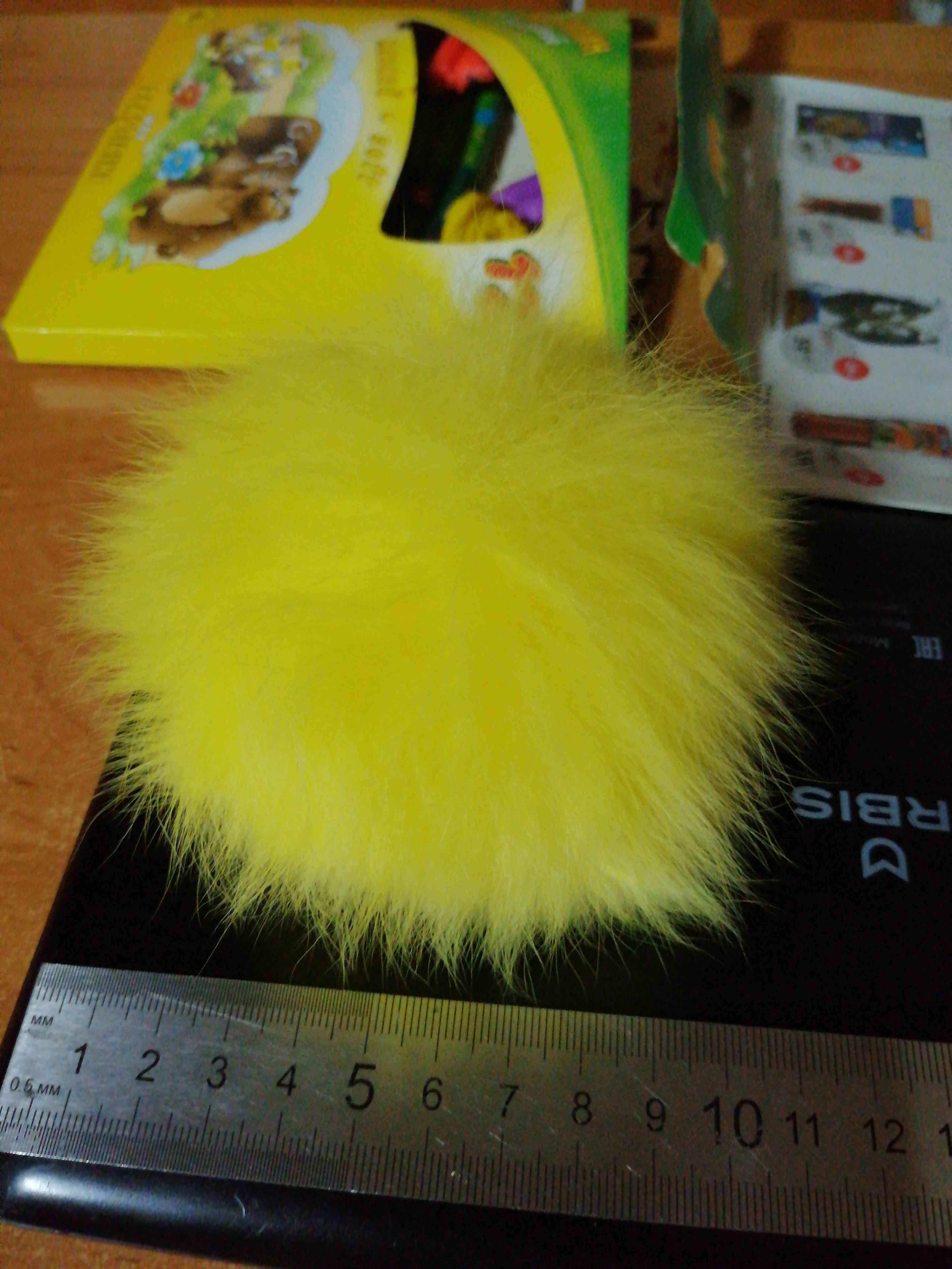 Фотография покупателя товара Помпон из натурального меха зайца, размер 1 шт: 9 см, цвет жёлтый - Фото 3