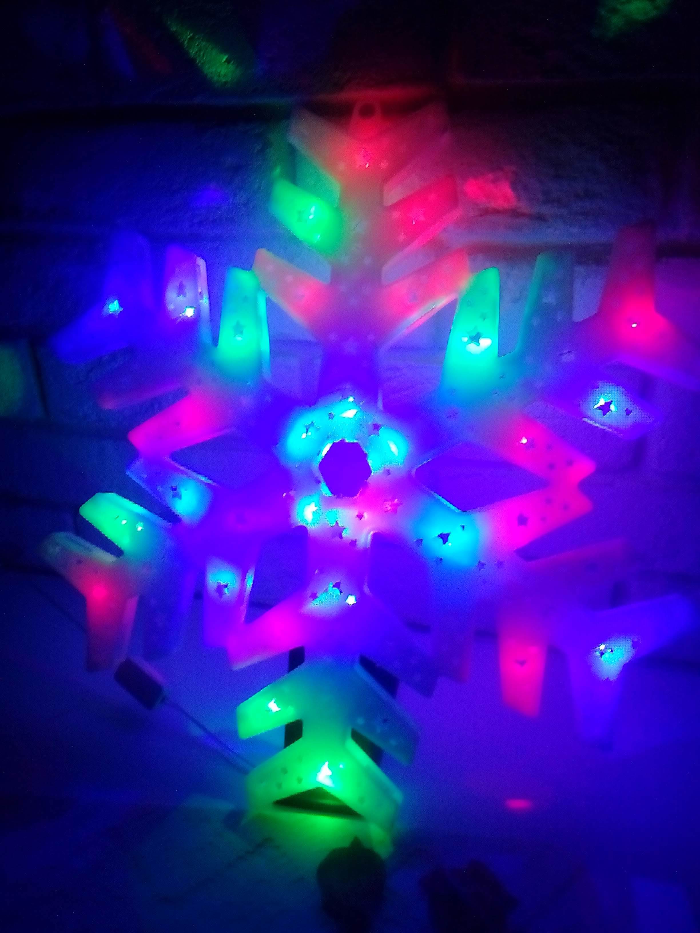 Фотография покупателя товара Светодиодная фигура «Снежинка» 40 см, пластик, 220 В, свечение мульти (RG/RB) - Фото 1