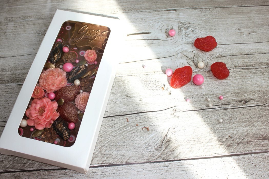 Фотография покупателя товара Коробка для шоколада, кондитерская упаковка «With love», с окном, 17.3 х 8.8 х 1.5 см - Фото 8