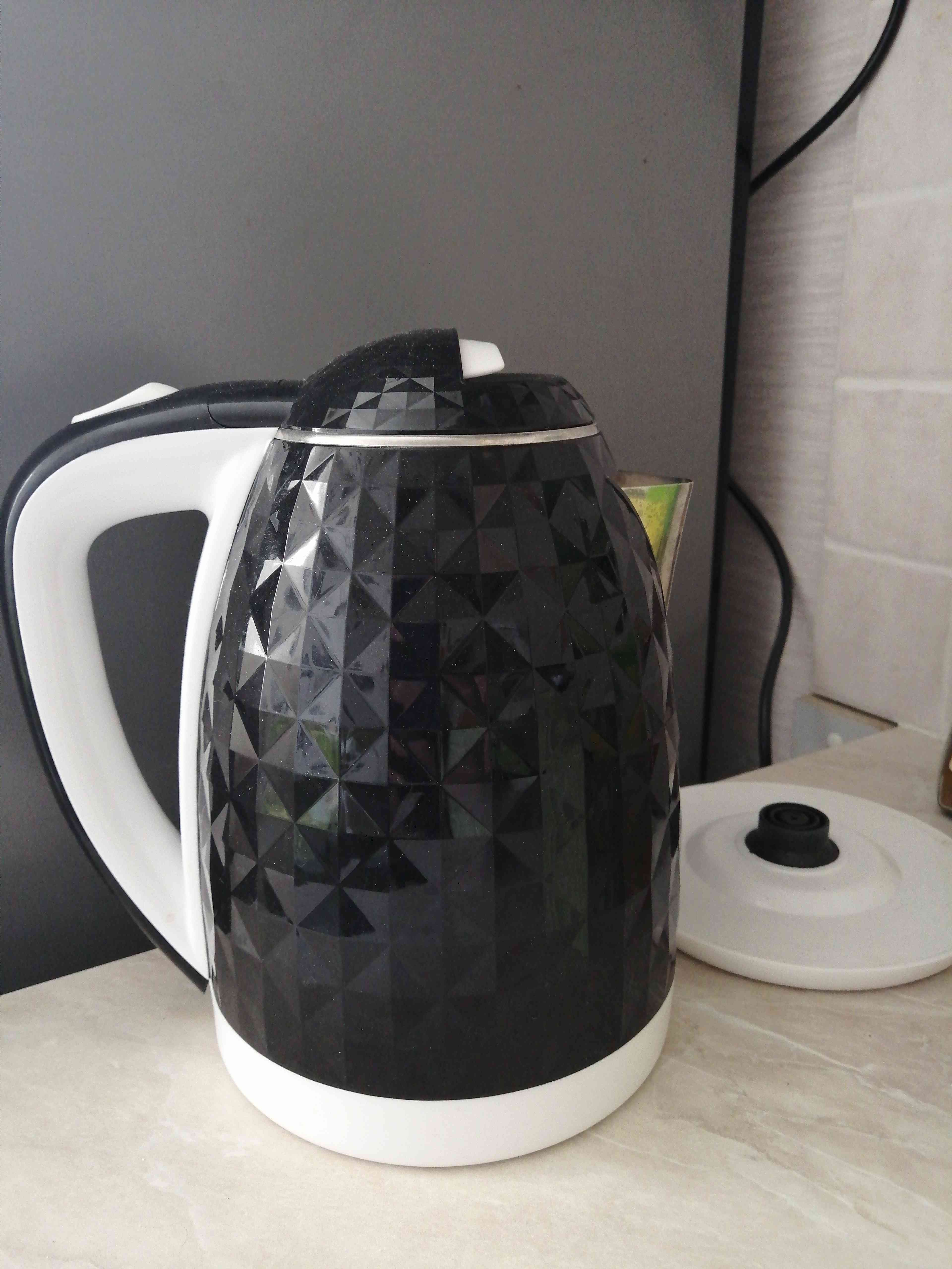 Фотография покупателя товара Чайник электрический HOMESTAR HS-1015, пластик, колба металл, 1.8 л, 1500 Вт, черно-белый