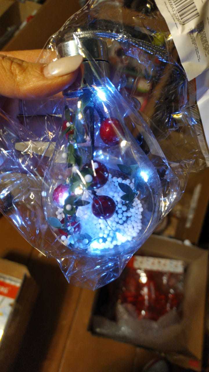 Фотография покупателя товара Ёлочный шар «Ягоды», батарейки, 5 LED, свечение белое