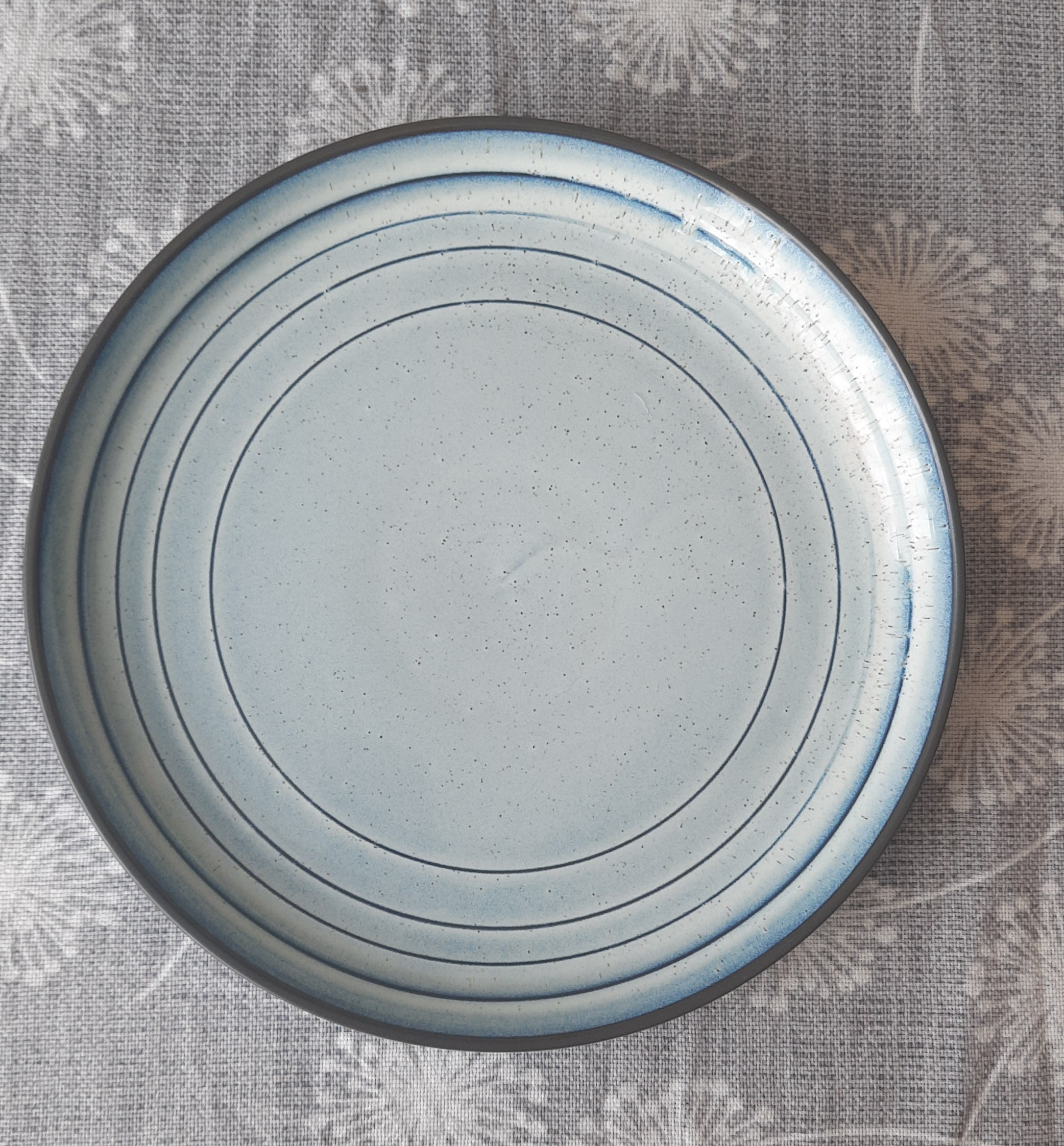 Фотография покупателя товара Тарелка фарфоровая обеденная Magistro Garland, d=22 см, цвет голубой - Фото 4