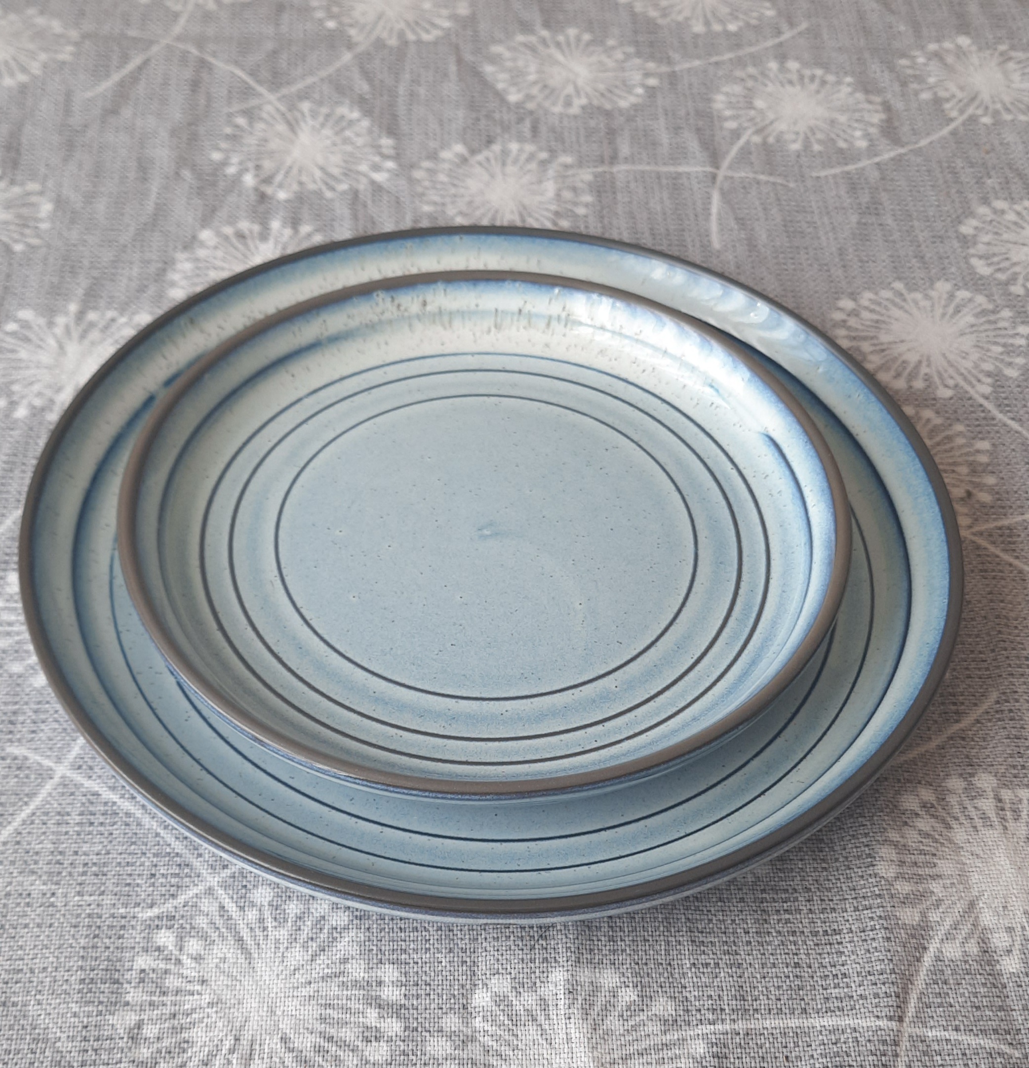 Фотография покупателя товара Тарелка фарфоровая обеденная Magistro Garland, d=22 см, цвет голубой - Фото 1
