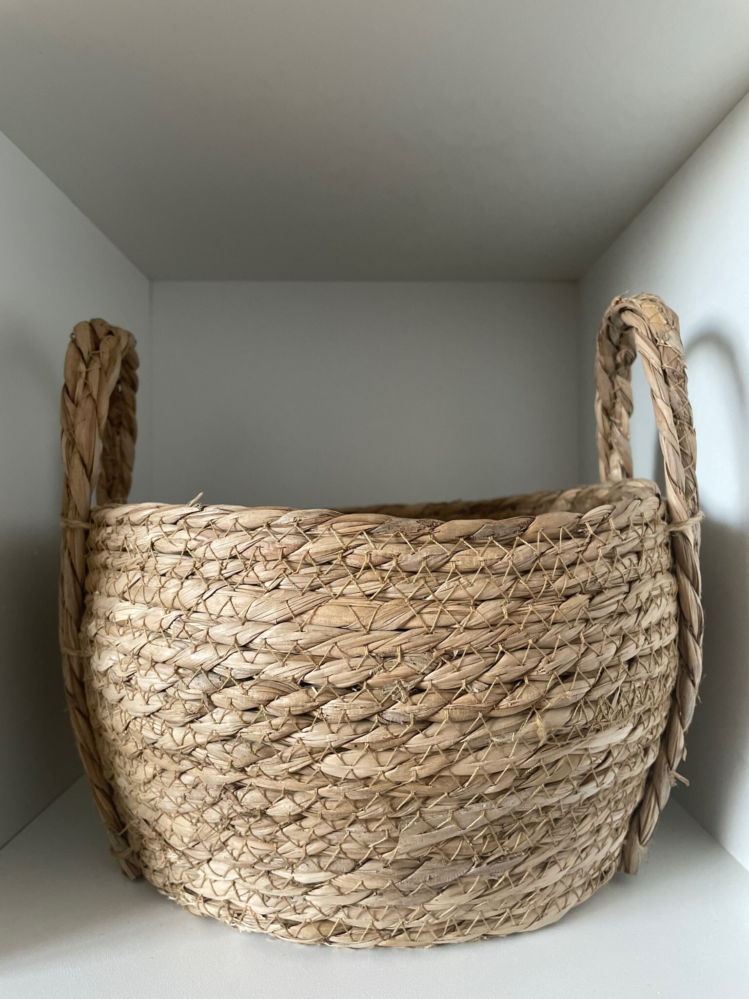 Фотография покупателя товара Корзина для хранения плетёная ручной работы Доляна «Тэй», плетёная, 20×20×12 см, цвет бежевый - Фото 1