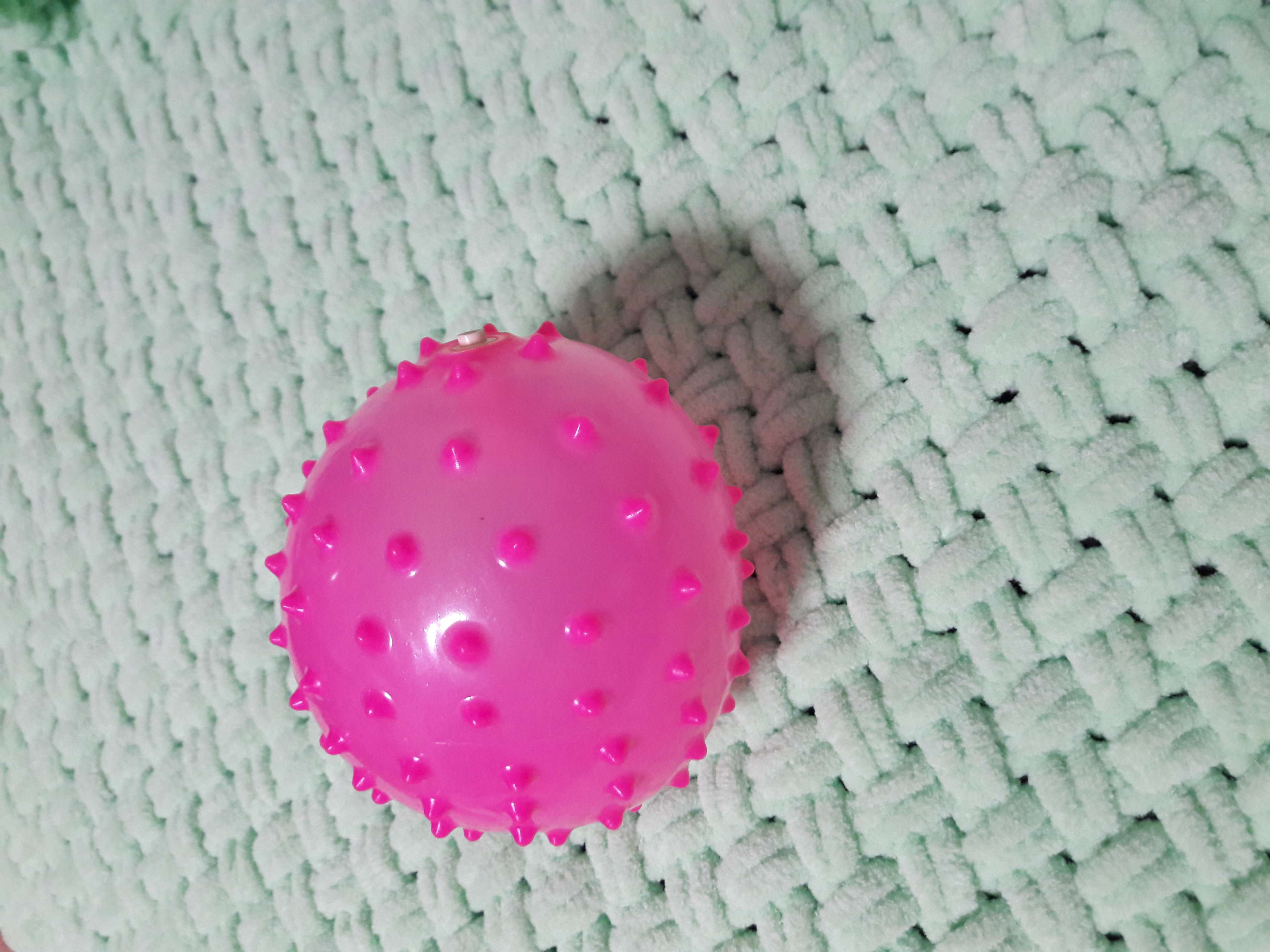 Фотография покупателя товара Мяч массажный, d=8 см, 15 г, цвет МИКС - Фото 14