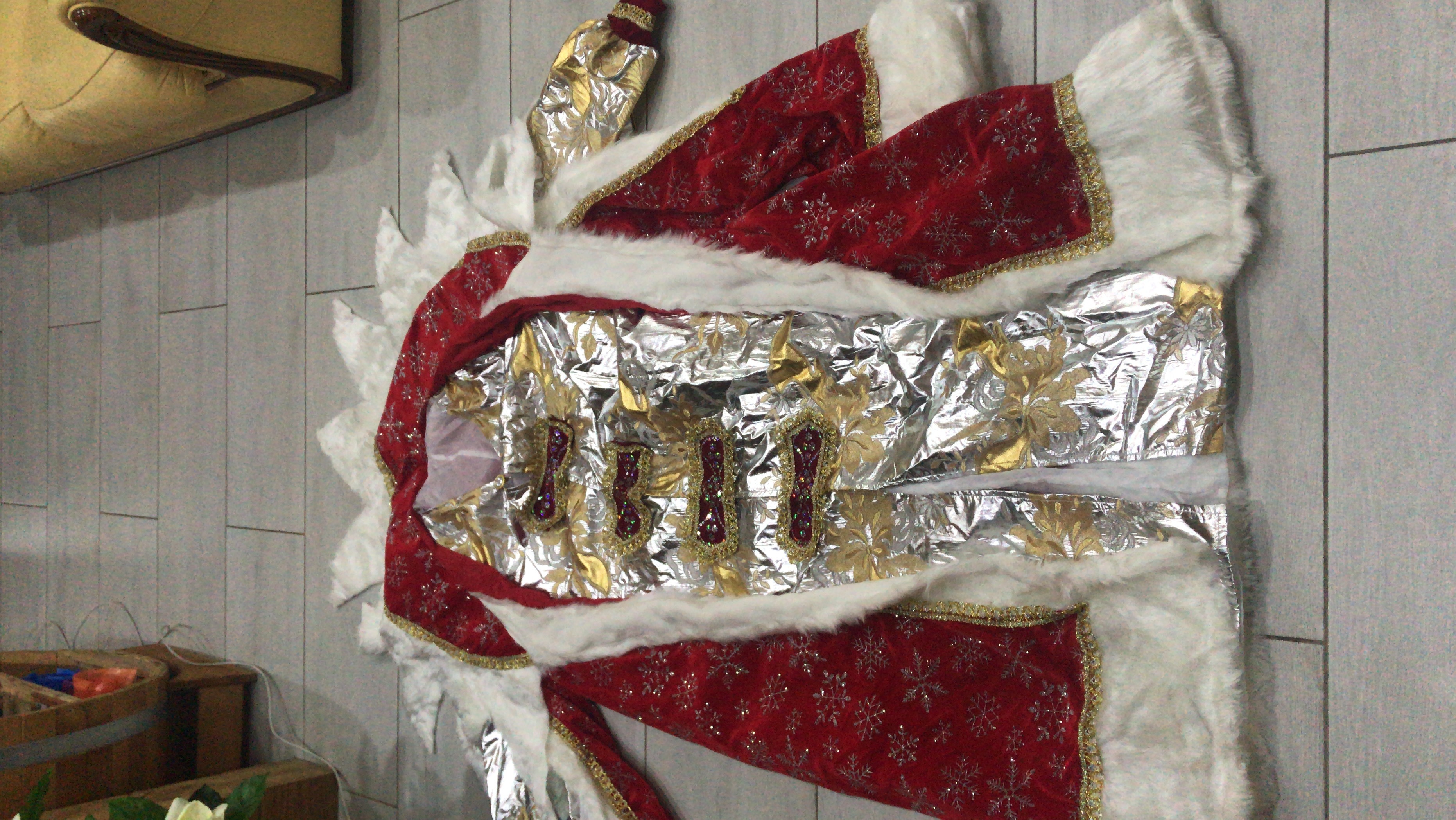 Фотография покупателя товара Карнавальный костюм «Дед Мороз Королевский», 6 предметов, р. 54-56, рост 188 см, цвет красный - Фото 7