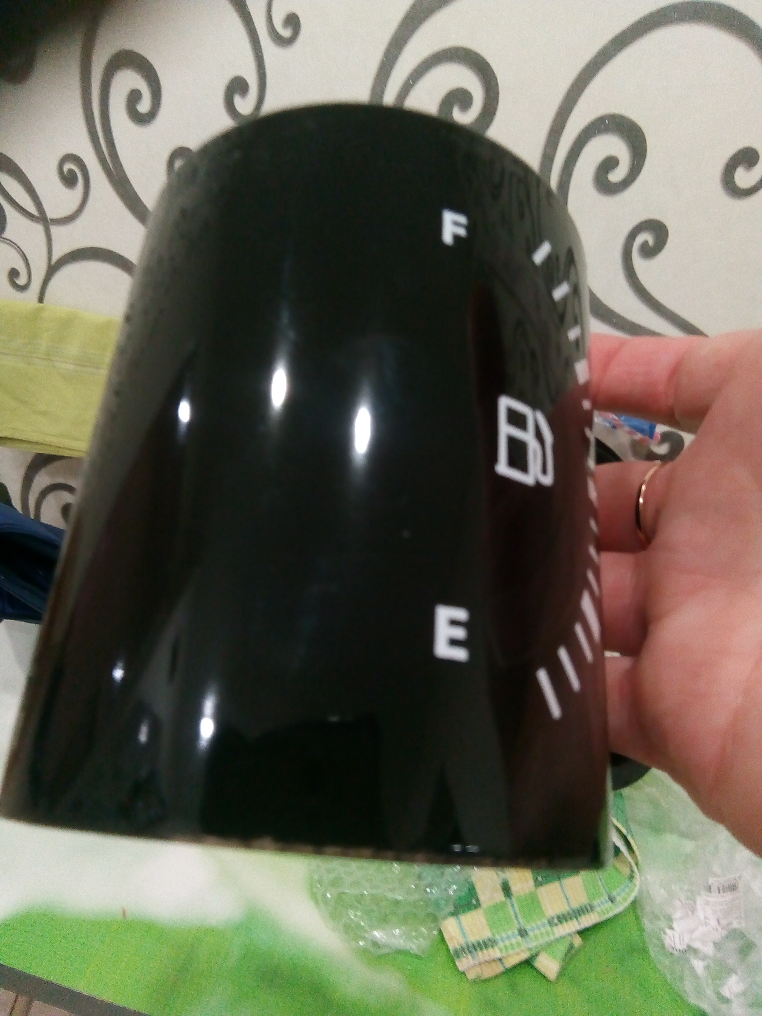 Фотография покупателя товара Кружка-хамелеон керамическая Доляна «Уровень топлива», 350 мл, цвет чёрный