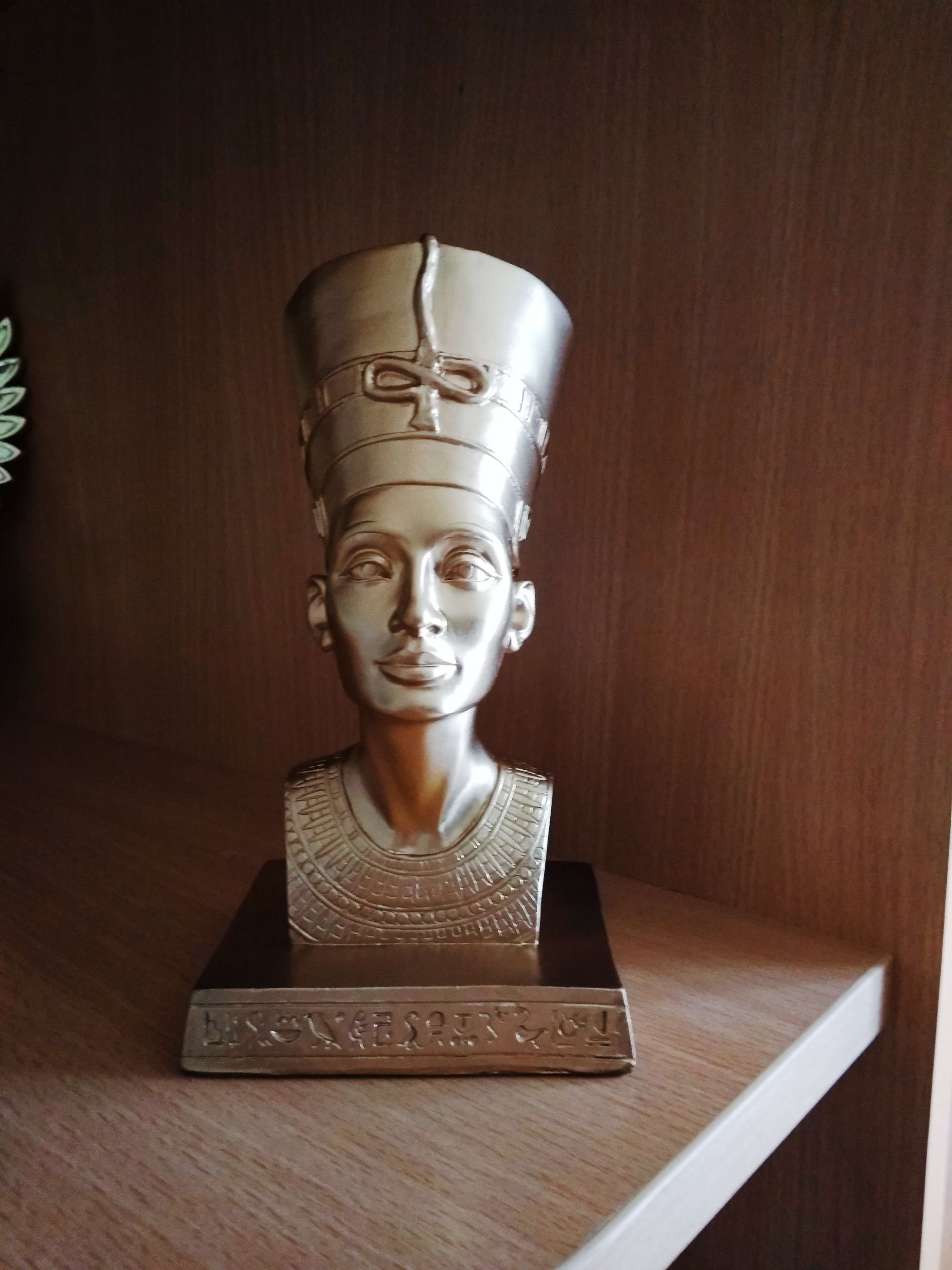 Фотография покупателя товара Фигура "Нефертити" бронза 10х17х9см - Фото 1