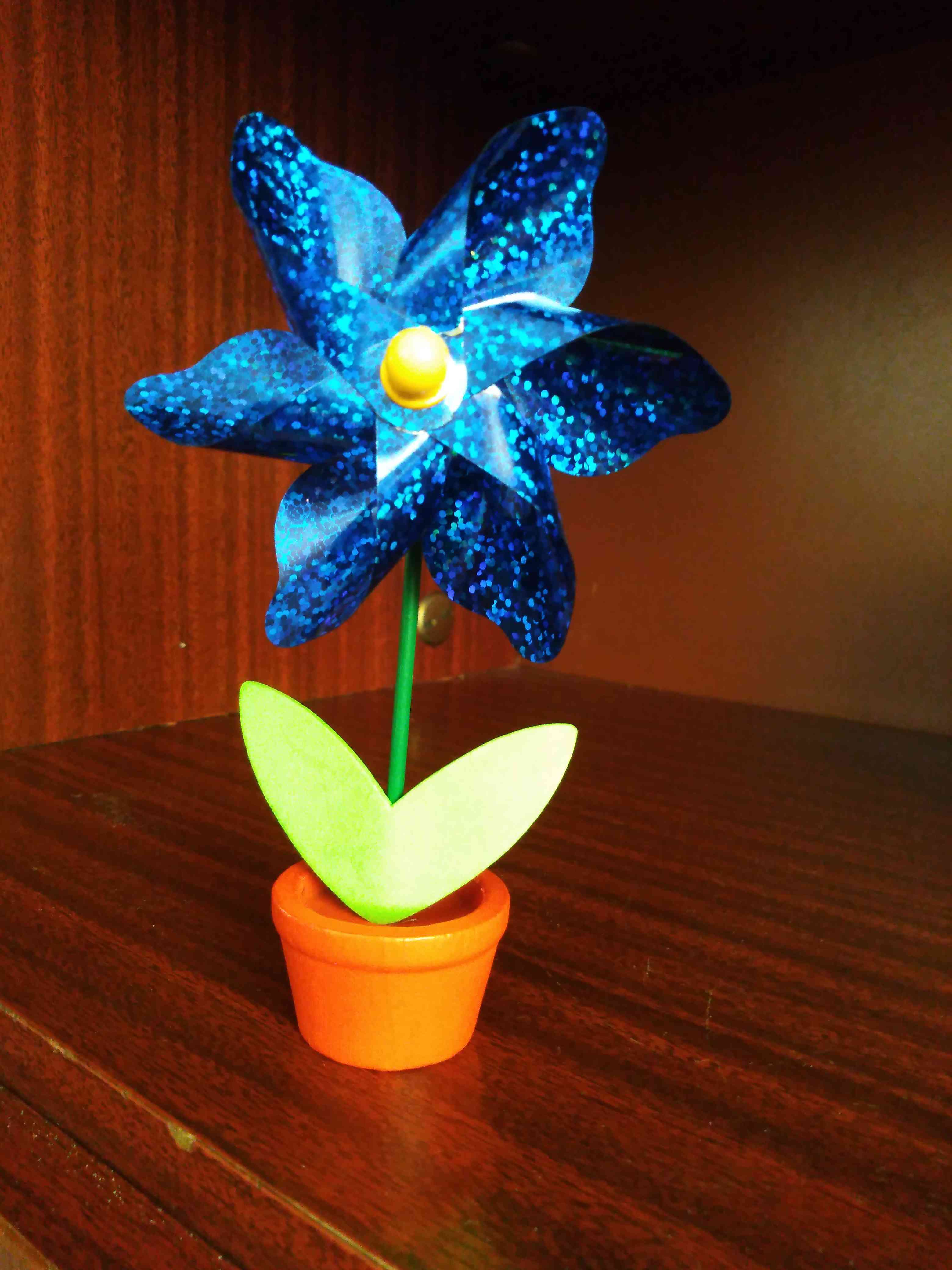 Фотография покупателя товара Ветерок «Цветок», в горшочке, цвета МИКС - Фото 4