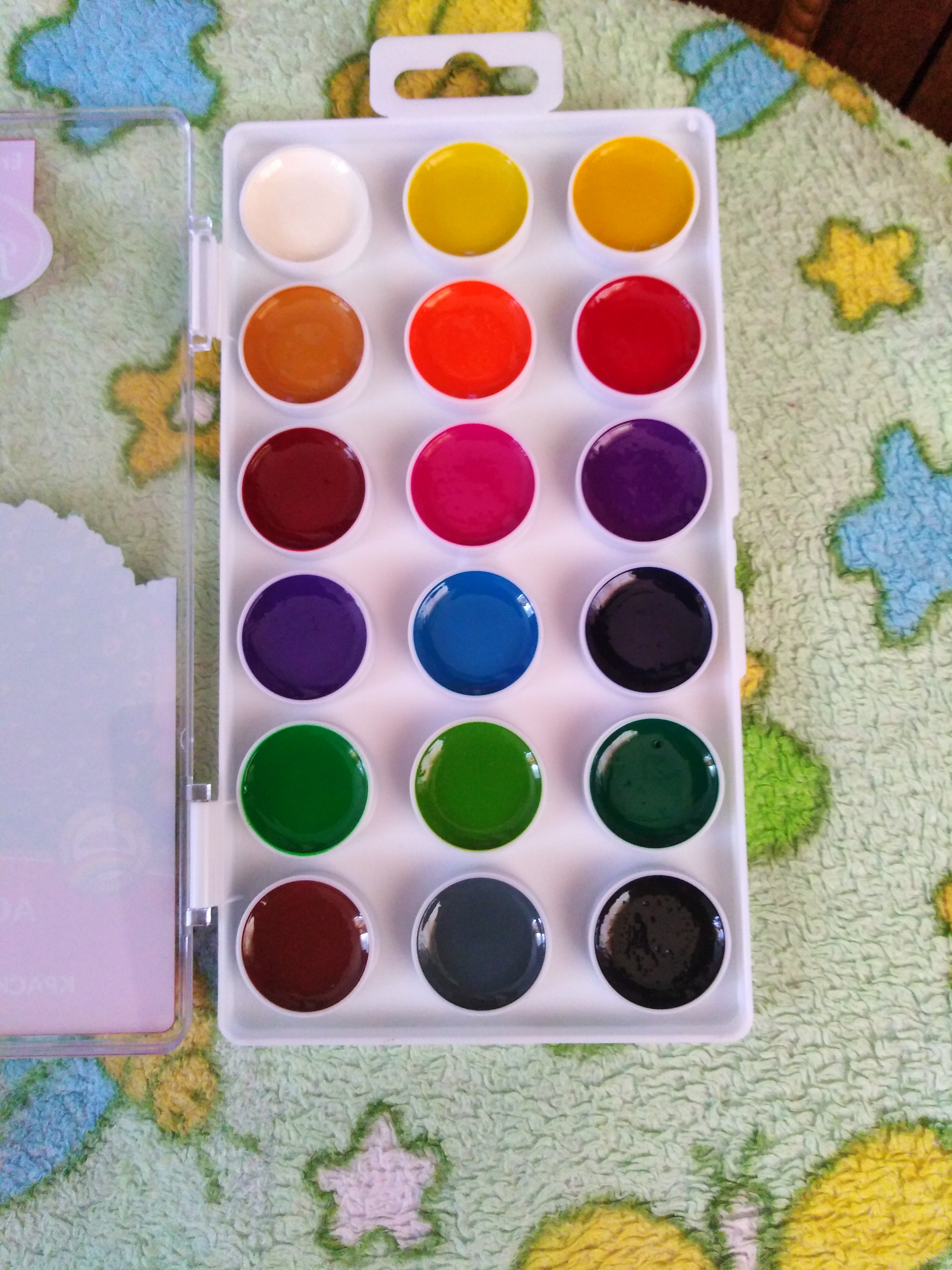 Фотография покупателя товара Акварель 18 цветов ErichKrause ArtBerry, с УФ-защитой, пластик, европодвес, без кисти - Фото 10