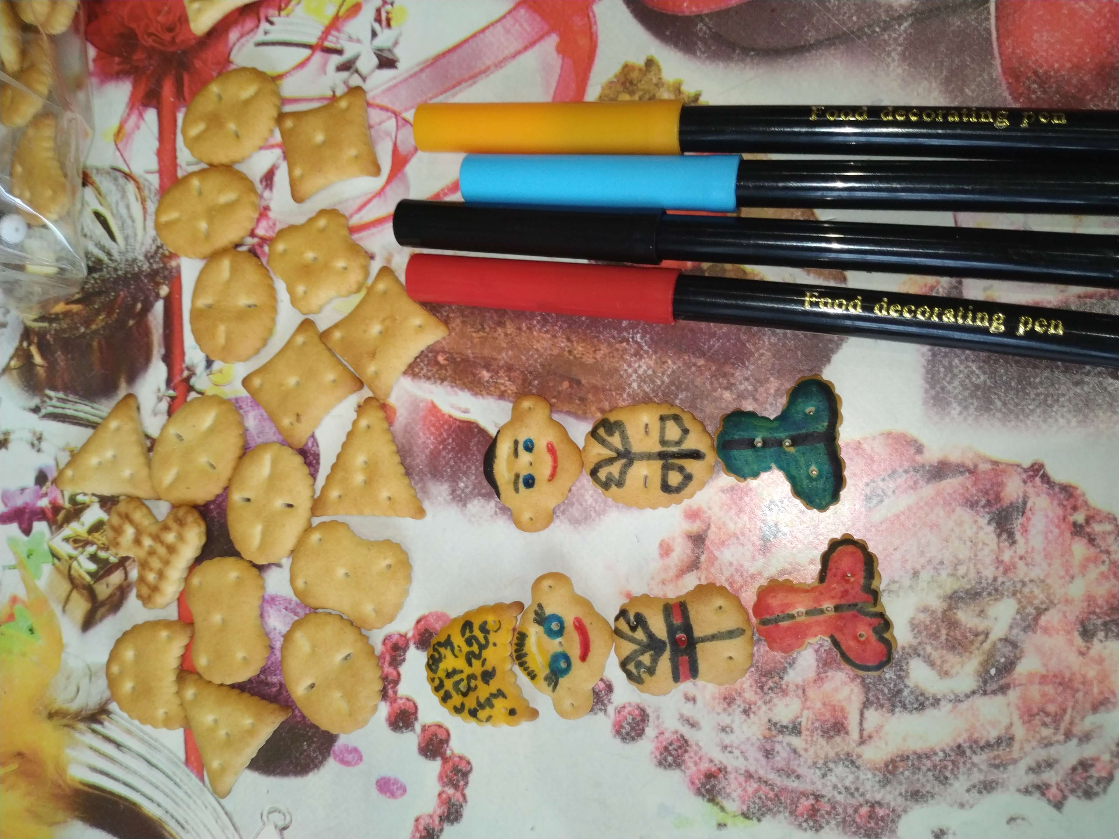 Фотография покупателя товара Набор маркеров для украшения десертов, 17 см, 4 шт, разноцветные - Фото 3