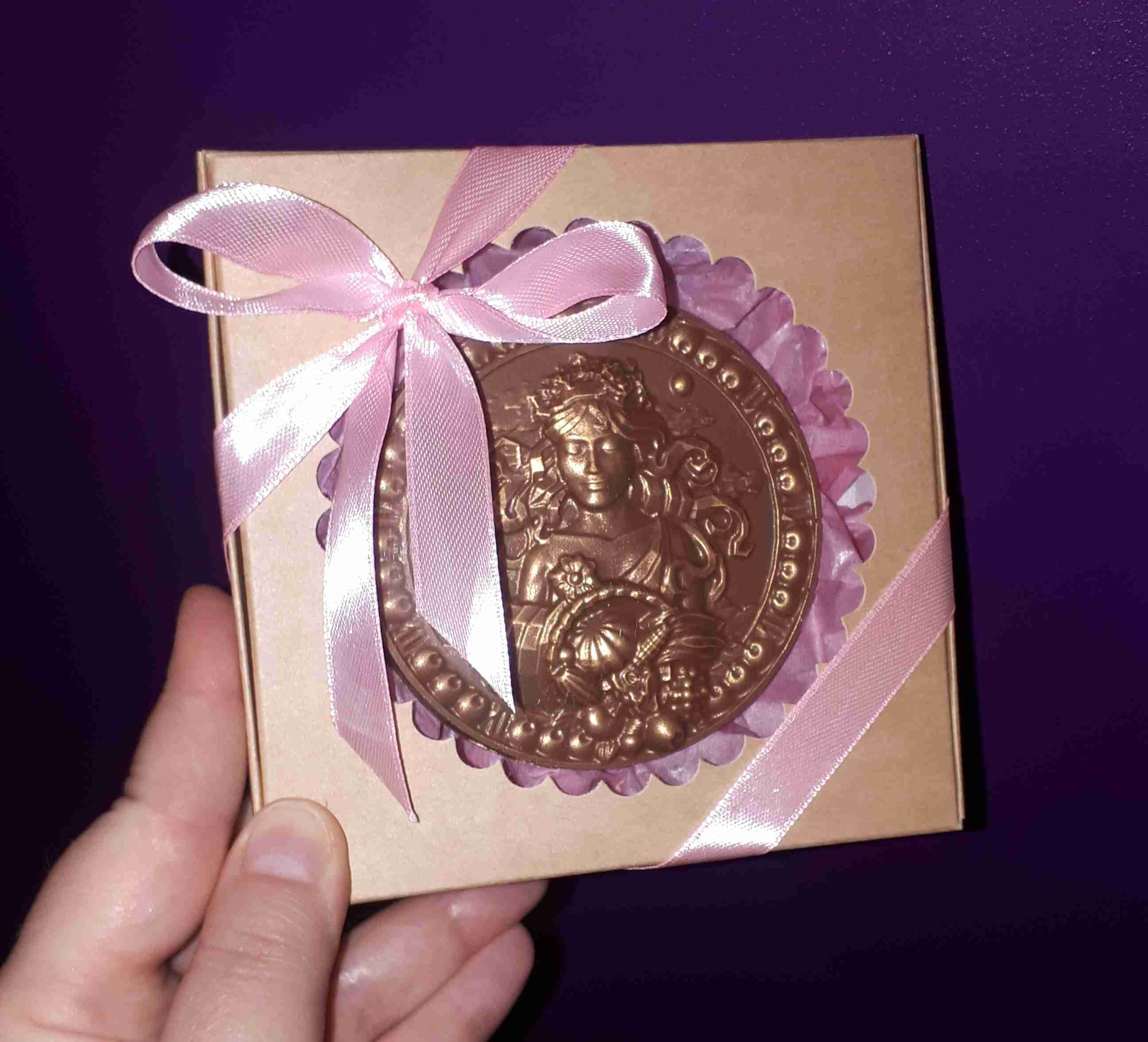 Фотография покупателя товара Подарочная коробка, с прозрачной крышкой, фиолетовая, 11,5 х 11,5 х 3 см - Фото 33