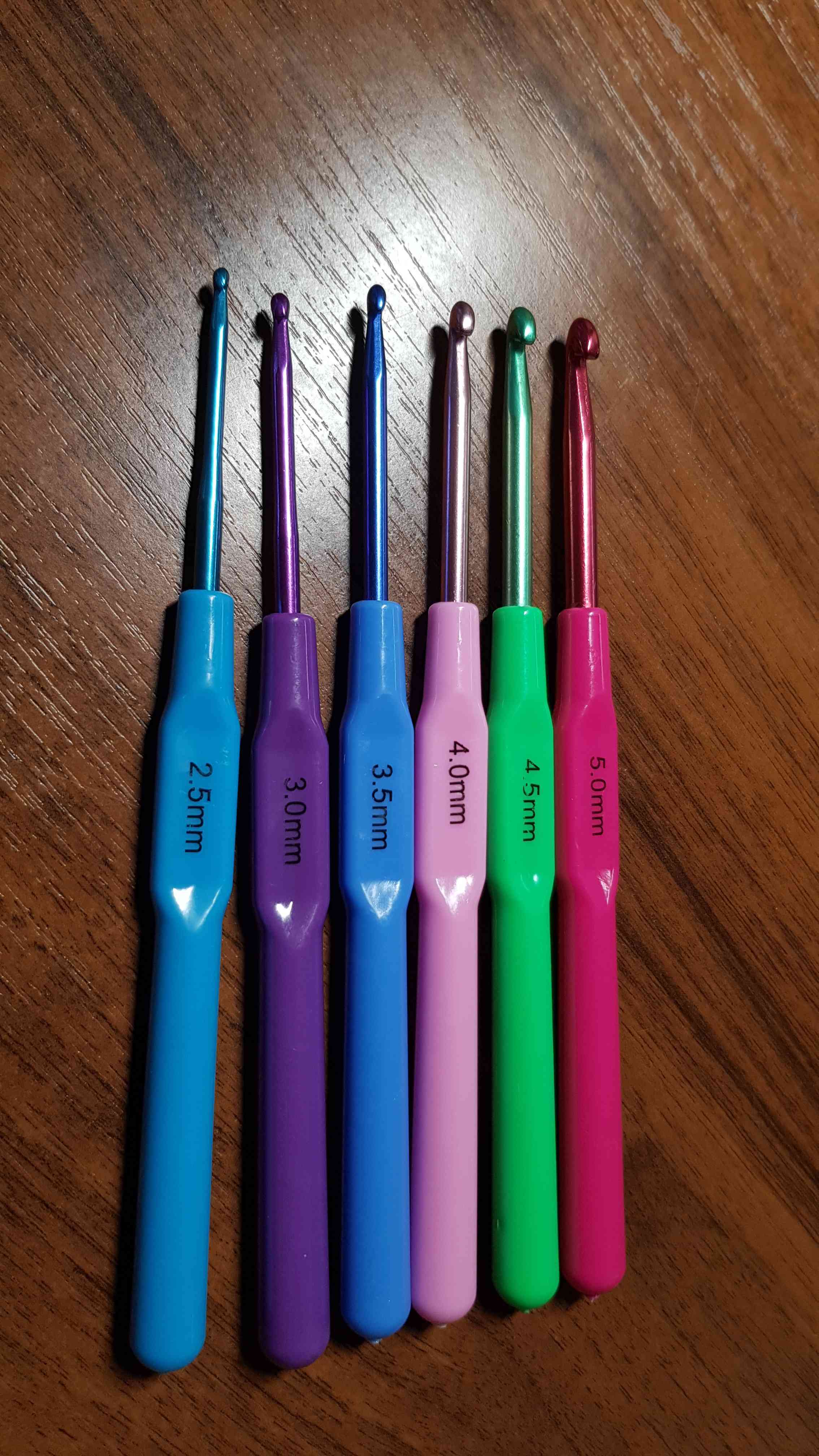 Фотография покупателя товара Набор крючков для вязания, с пластиковой ручкой, d = 2,5-5 мм, 14 см, 6 шт, цвет разноцветный - Фото 4
