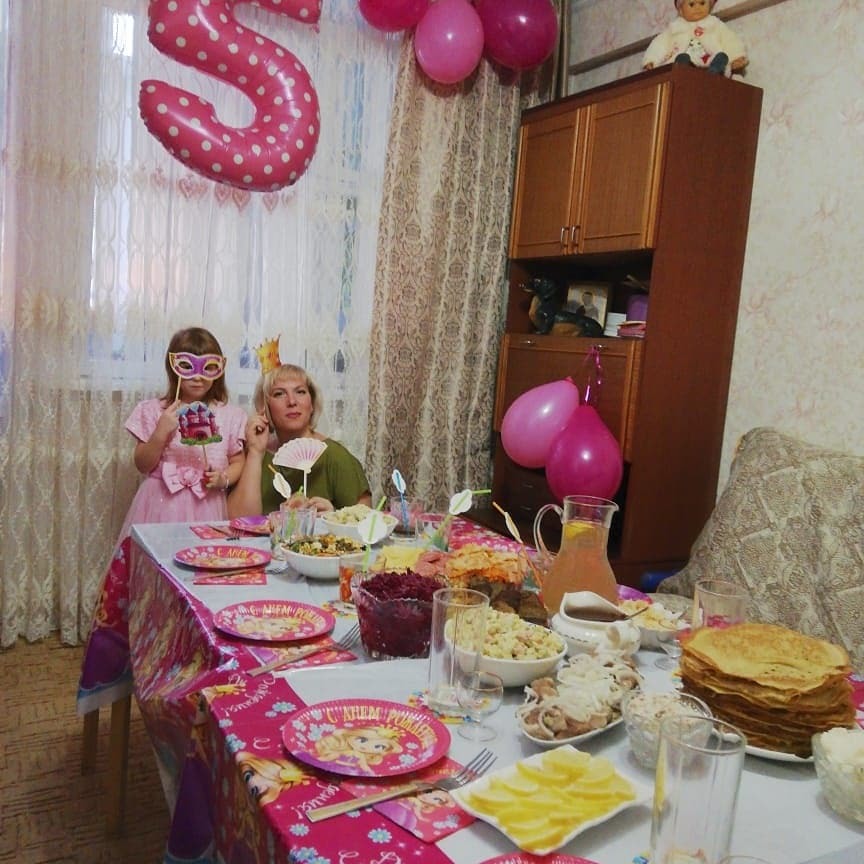 Фотография покупателя товара Тарелка одноразовая бумажная "С Днем рождения" принцесса (18 см)