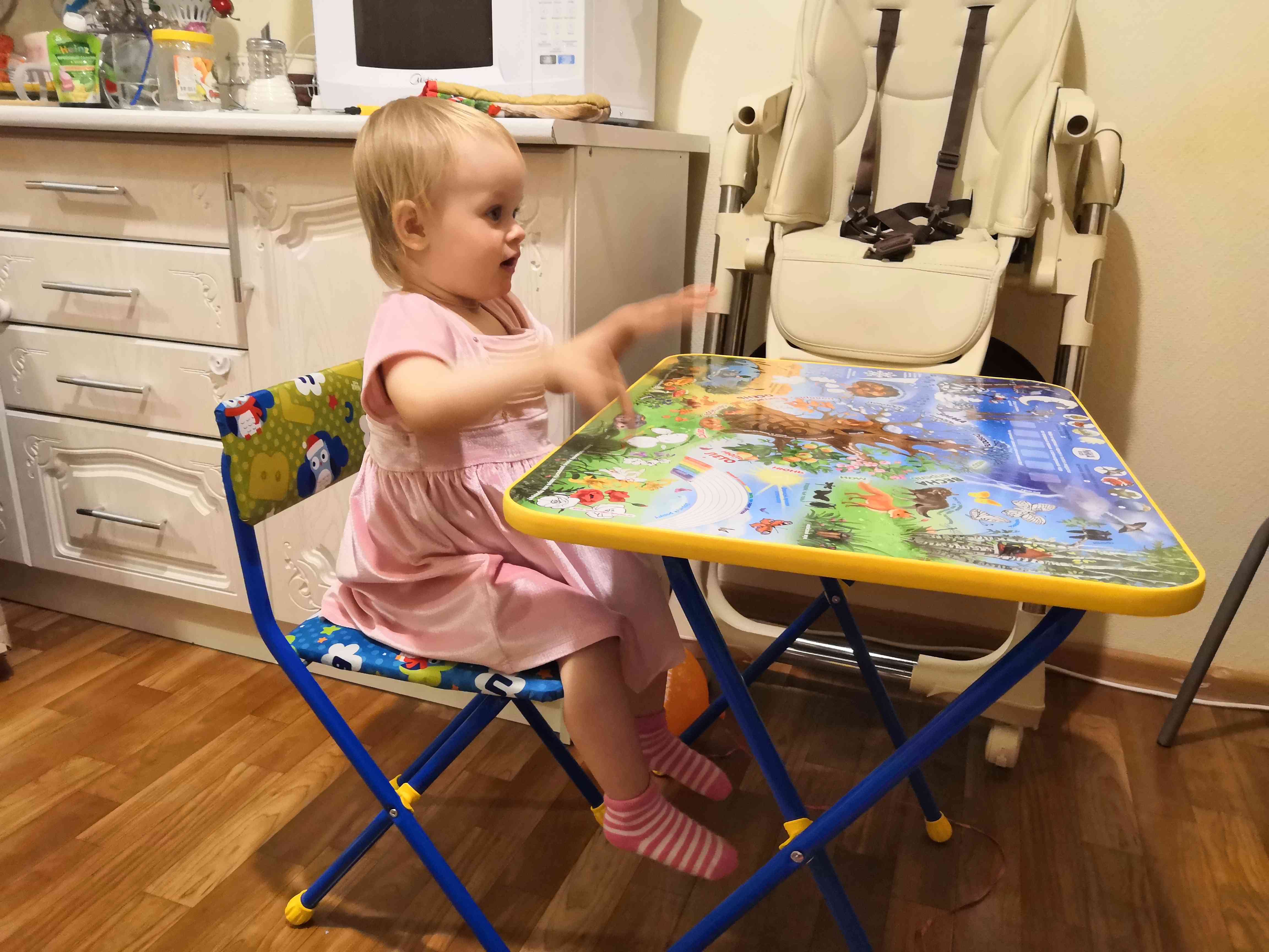 Фотография покупателя товара Комплект детской мебели «Познайка. Хочу все знать!» складной, цвета стула МИКС - Фото 4