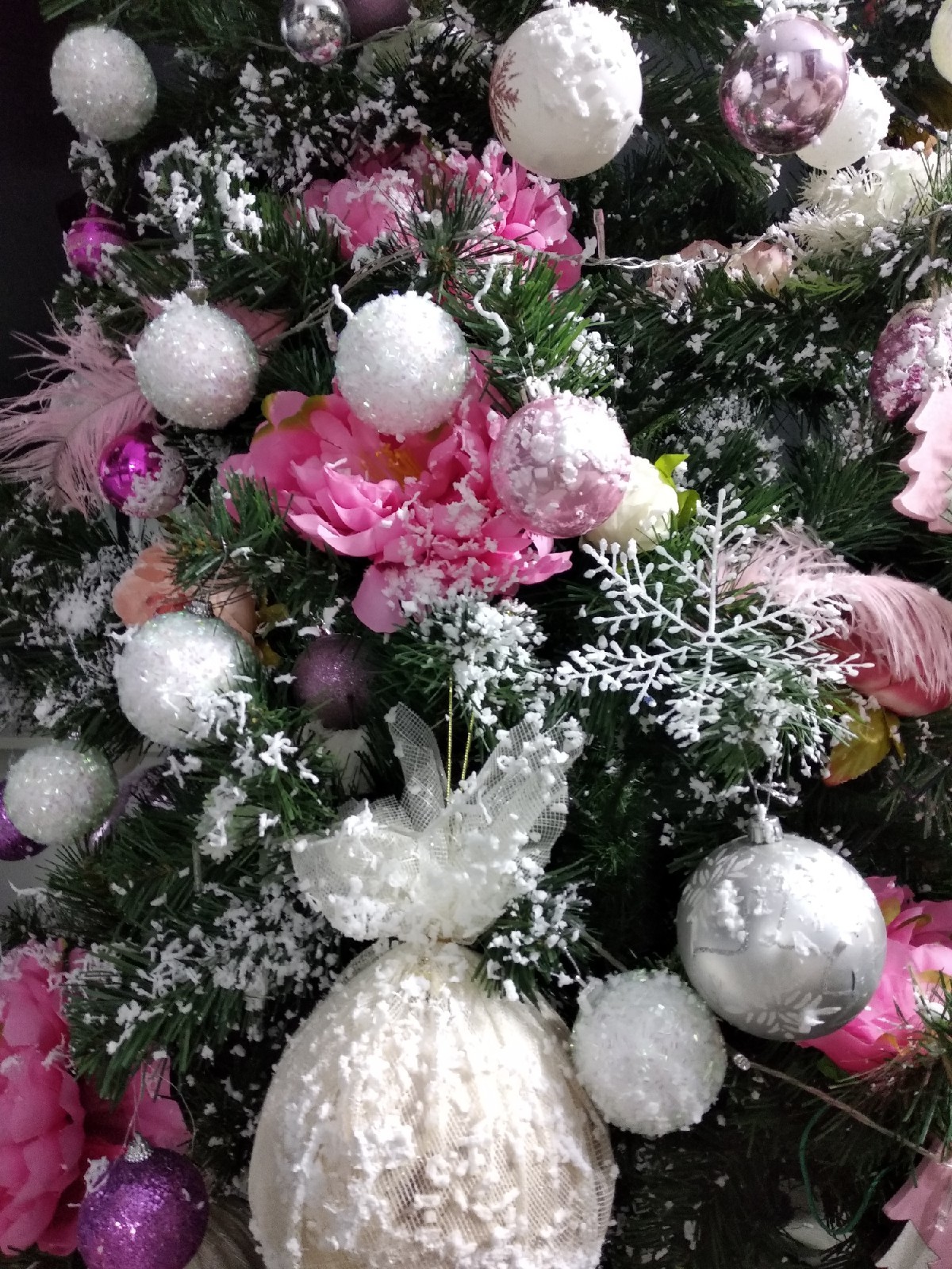 Фотография покупателя товара Новогодний спрей-снежные хлопья, нетающие, крупные, цвет белый, 250 мл, на новый год