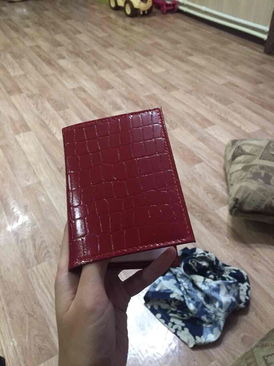 Фотография покупателя товара Обложка для паспорта, 5 карманов для карт, крокодил, цвет красный - Фото 2