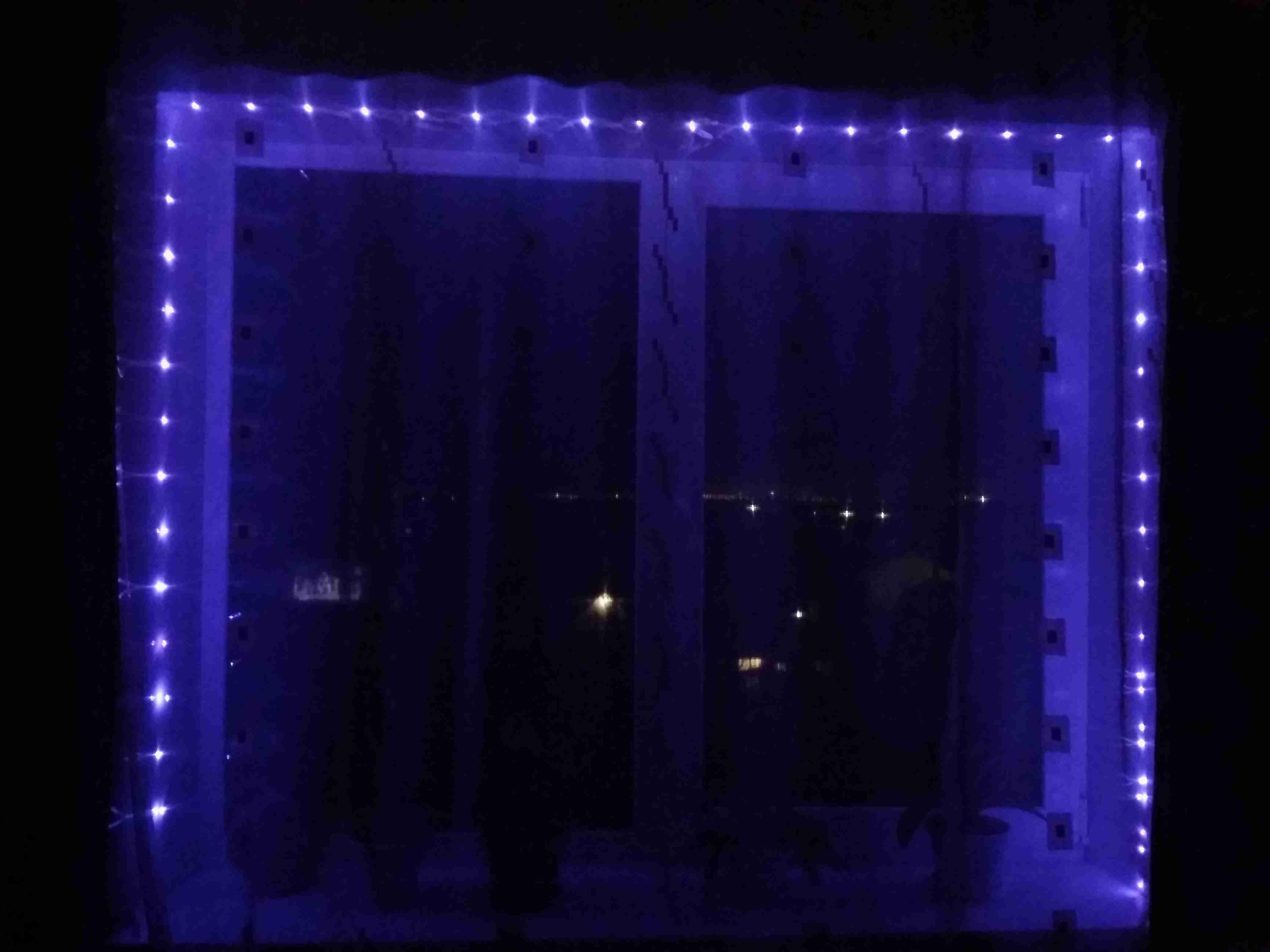 Фотография покупателя товара Гирлянда «Нить» 5 м роса, IP20, серебристая нить, 50 LED, свечение фиолетовое, CR2032х2 - Фото 17