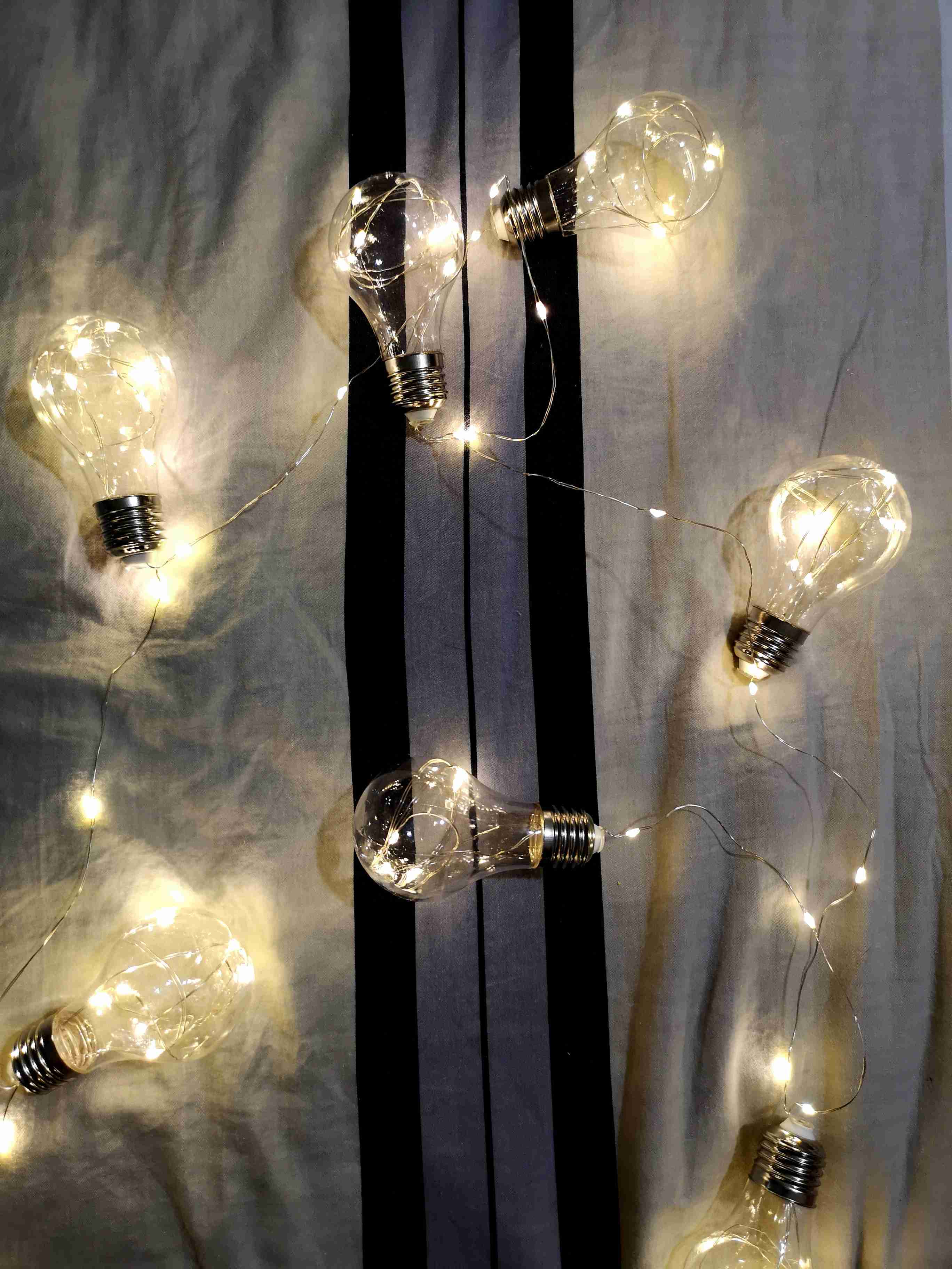 Фотография покупателя товара Гирлянда «Нить» 3 м роса с насадками «Лампочки объёмные», IP20, серебристая нить, 100 LED, свечение синее, 3.5 В - Фото 5
