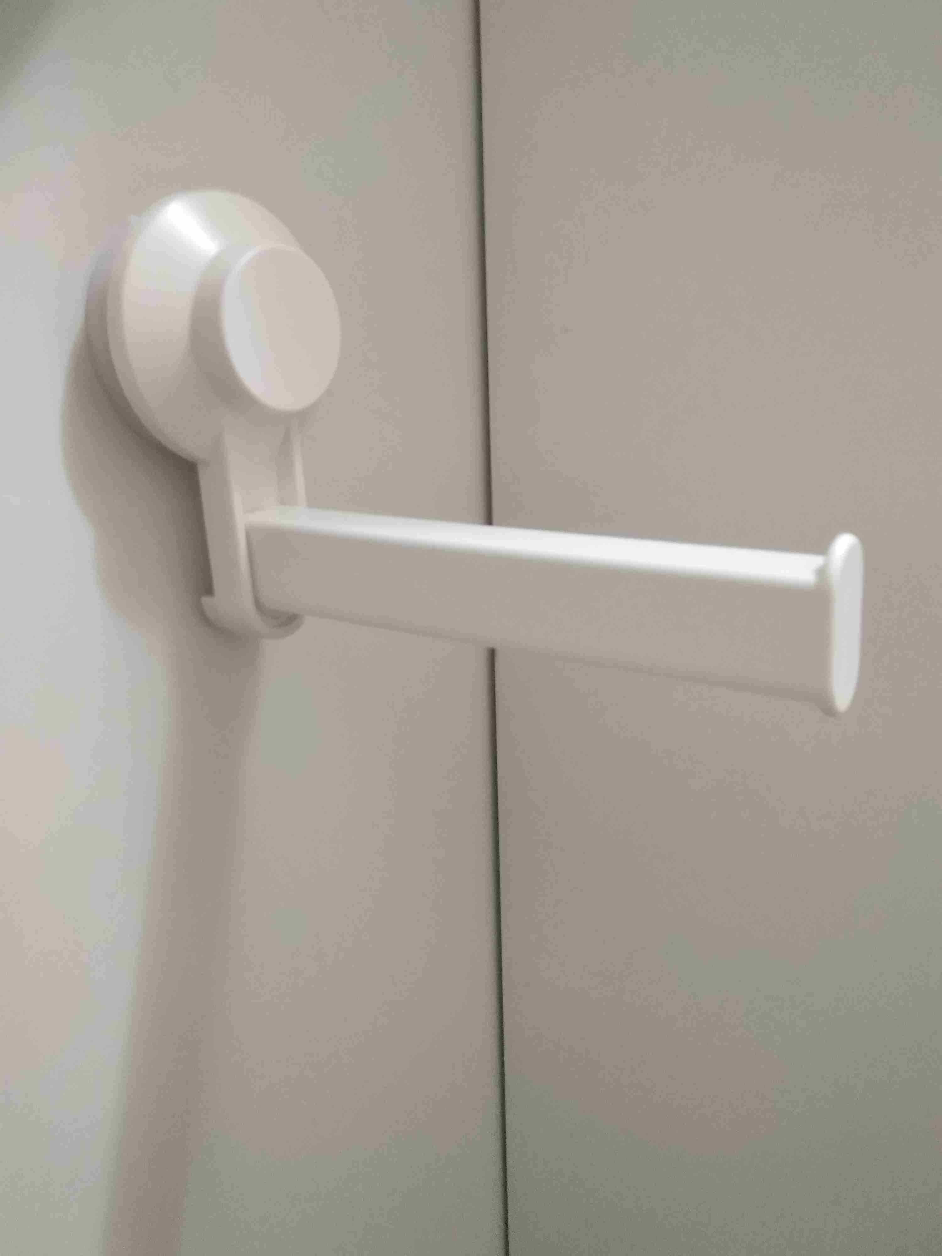Фотография покупателя товара Держатель туалетной бумаги на присоске ТИСКЕН, цвет белый - Фото 1