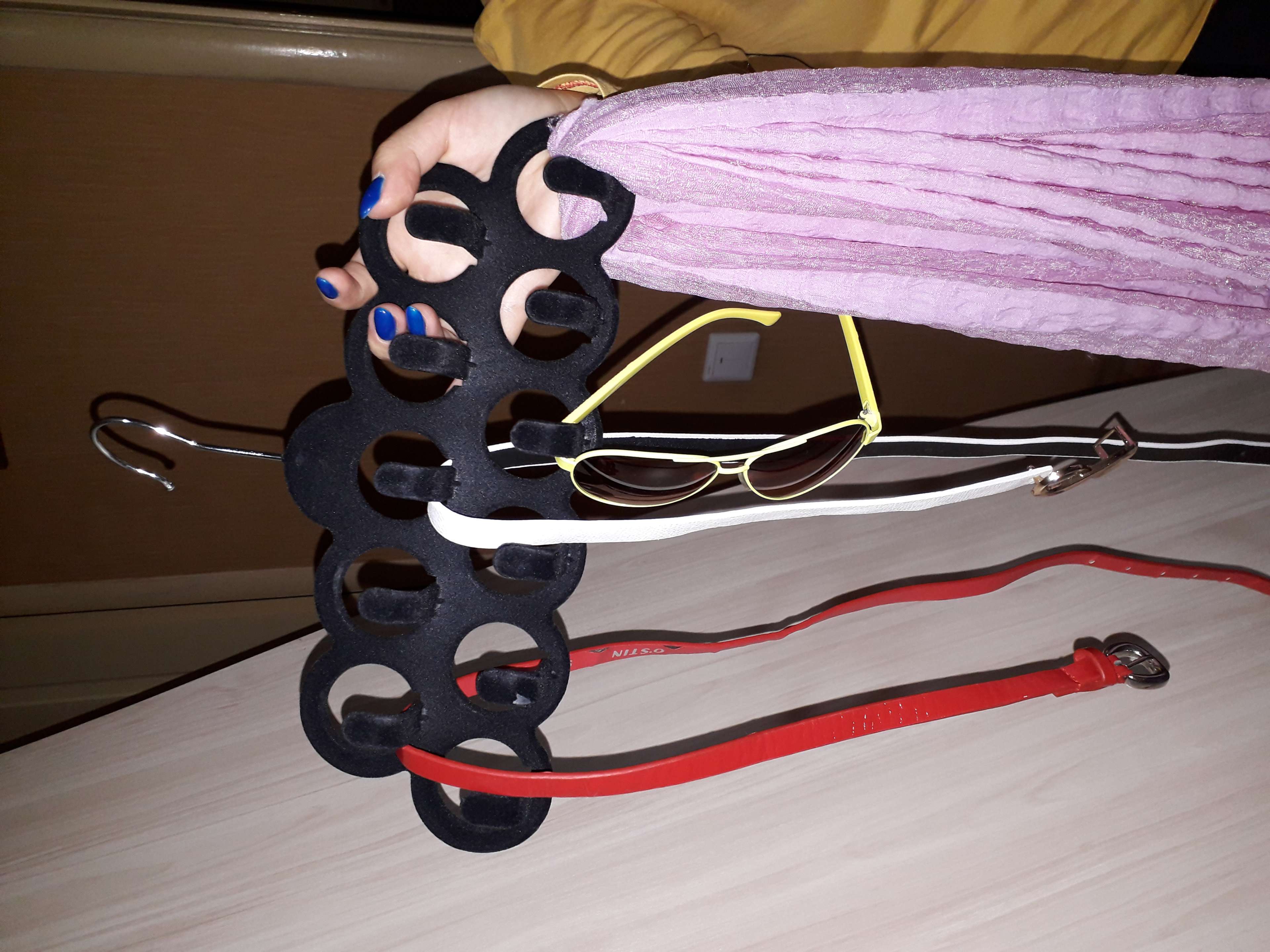 Фотография покупателя товара Плечики для ремней и галстуков Доляна, 11 крючков, флокированное покрытие, 30,5×20,5 см, цвет чёрный