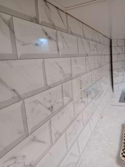 Фотография покупателя товара Кухонный фартук на стену «Плитка мрамор», 3000×600 мм, цвет белый - Фото 1