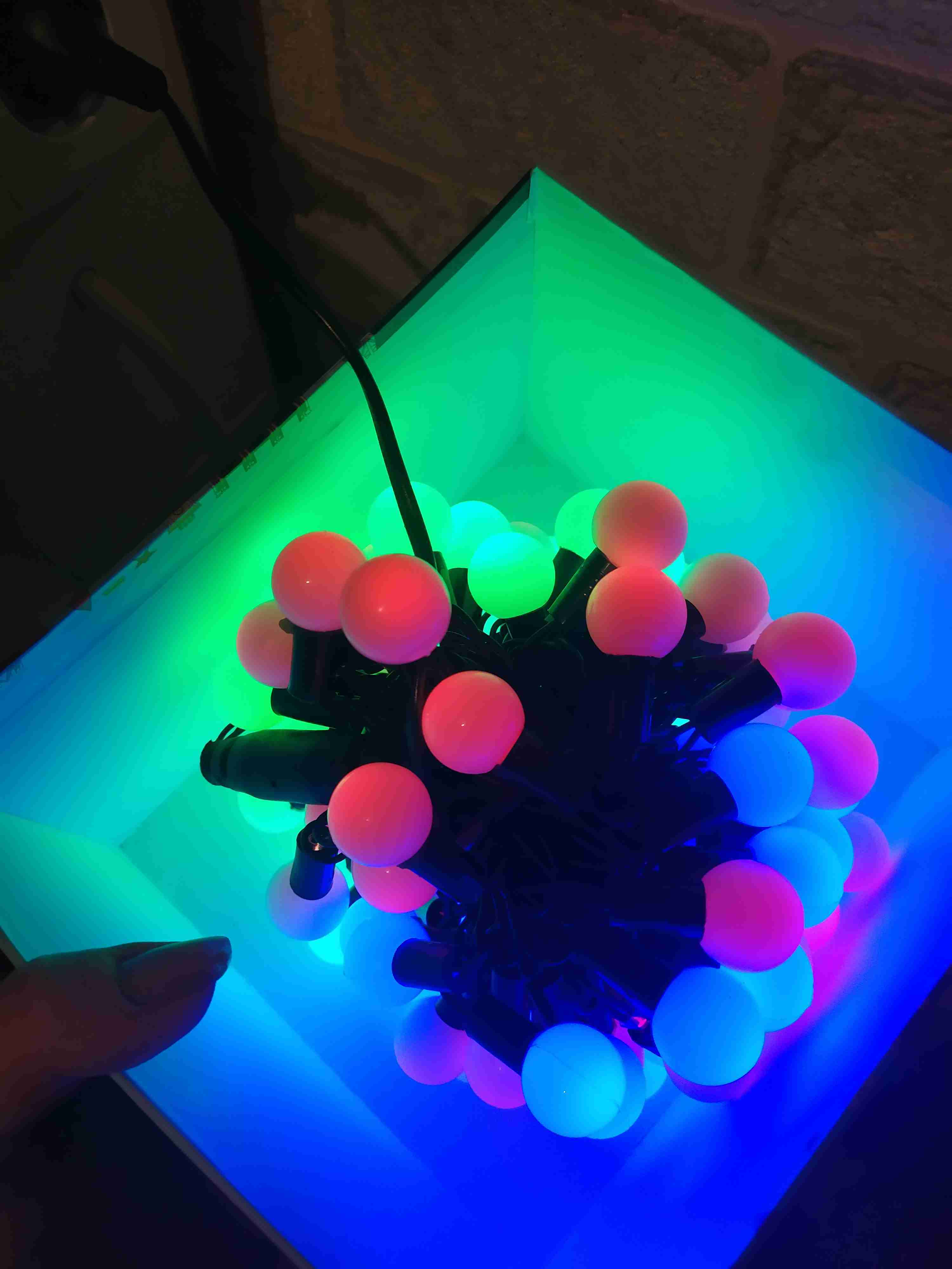 Фотография покупателя товара Гирлянда «Нить» 10 м с насадками «Шарики 2.5 см», IP44, тёмная нить, 100 LED, свечение бело-синее, мигание, 220 В - Фото 7
