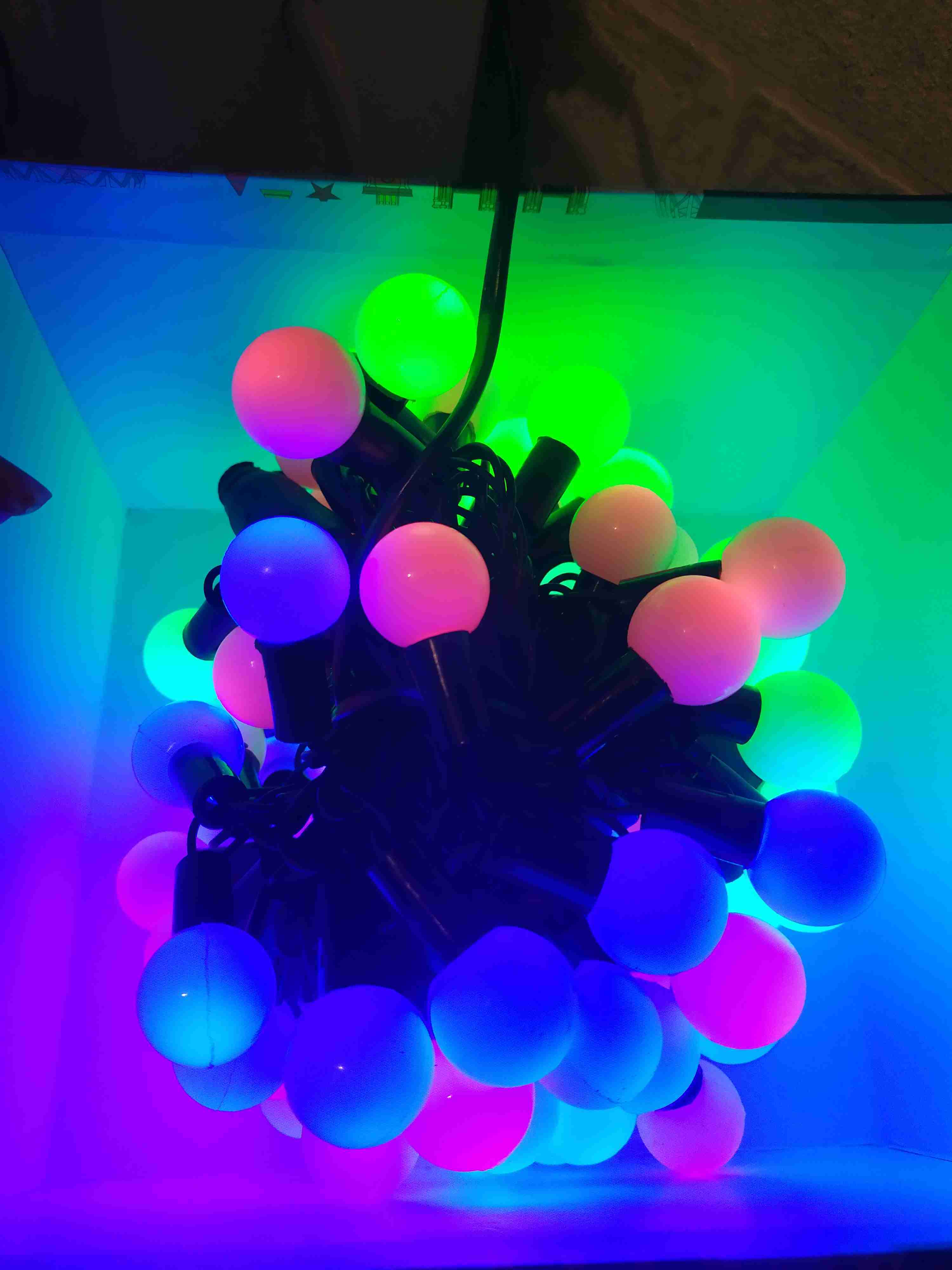 Фотография покупателя товара Гирлянда «Нить» 10 м с насадками «Шарики 2.5 см», IP44, тёмная нить, 100 LED, свечение мульти (RG/RB), мигание, 220 В - Фото 6