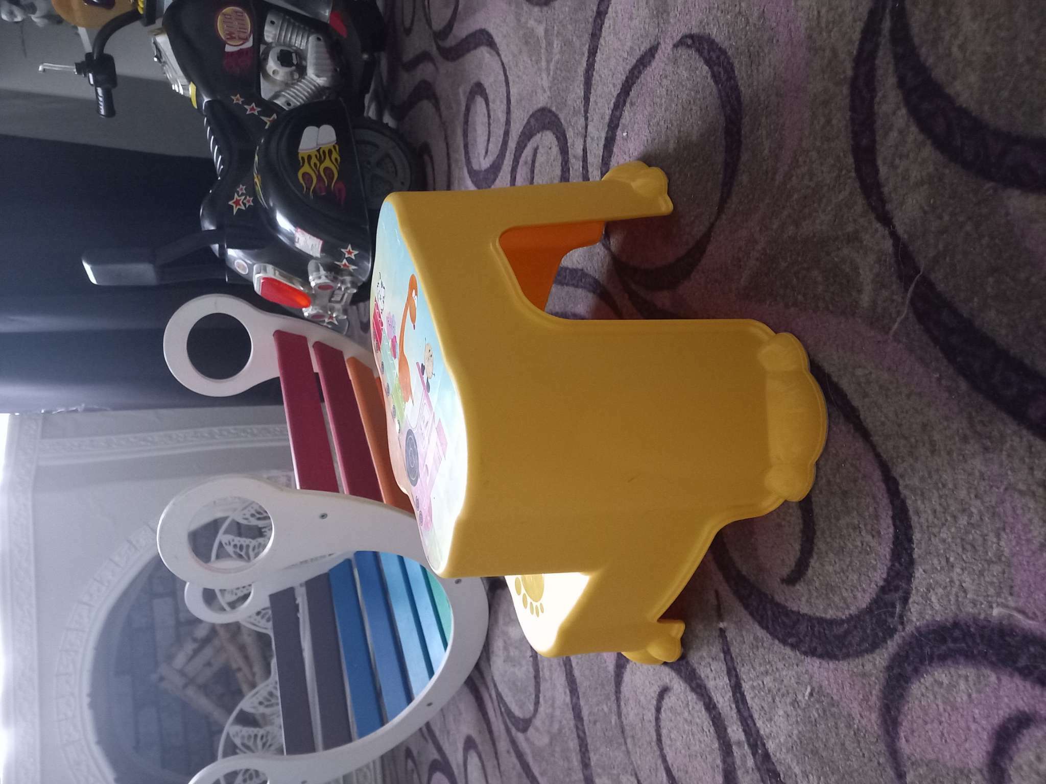 Фотография покупателя товара Табурет детский, двухступенчатый, цвет желтый, салатовый - Фото 3