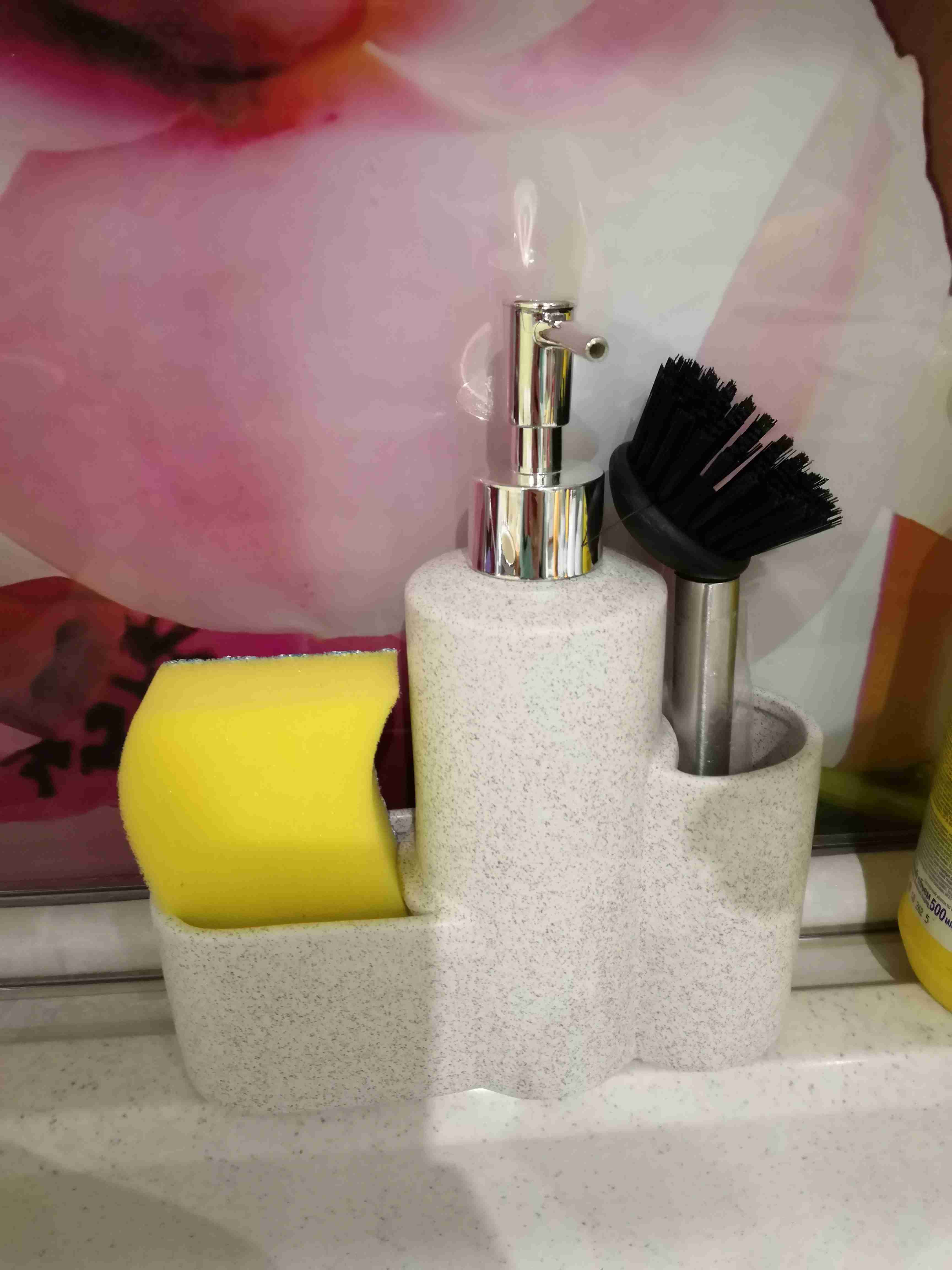 Фотография покупателя товара Дозатор для моющего средства с подставкой для губки и щётки «Минимал», 350 мл, цвет белый