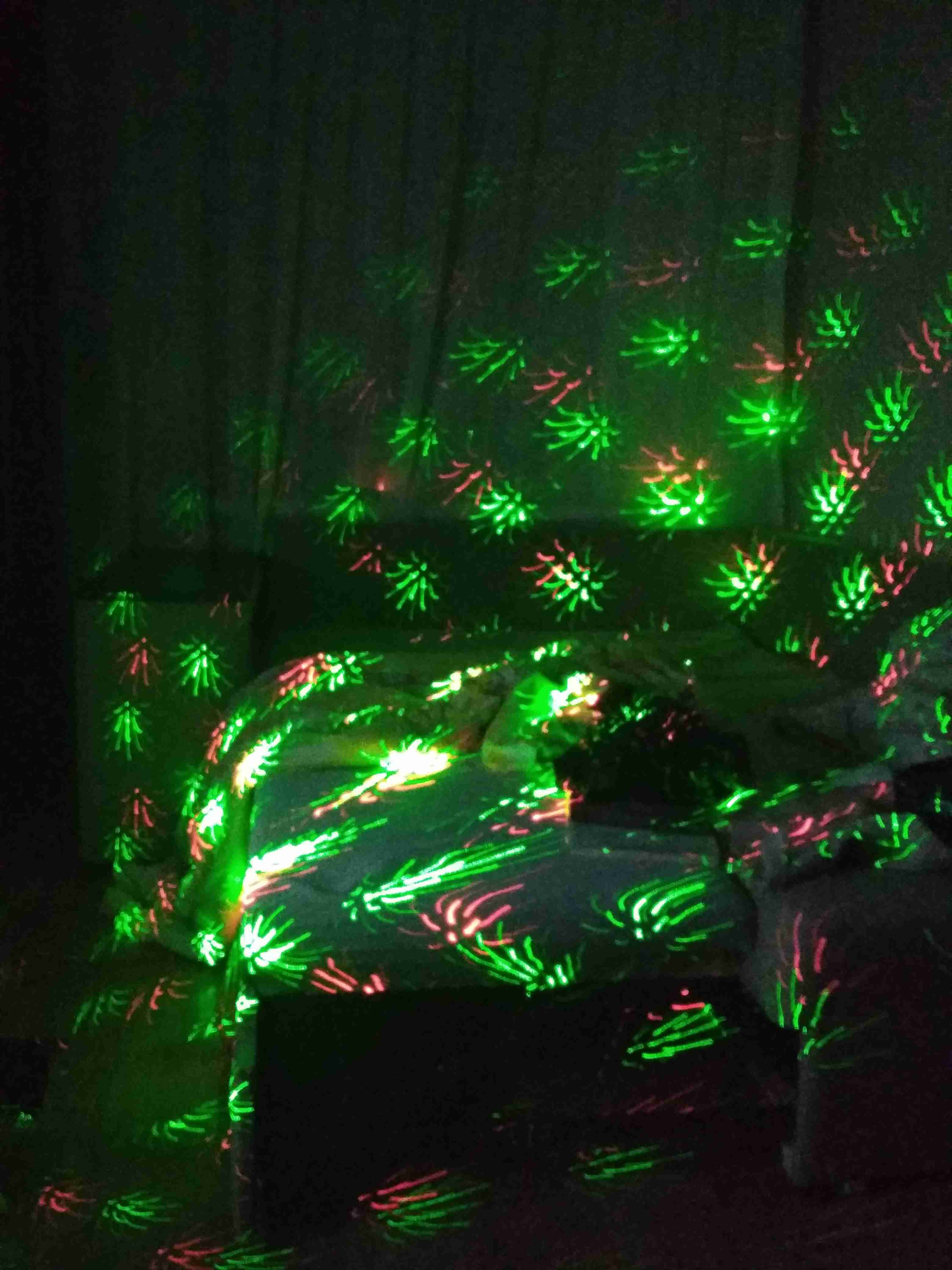 Фотография покупателя товара Световой прибор «Точки» 5 см, лазер, свечение красное/зелёное, 3 В - Фото 2