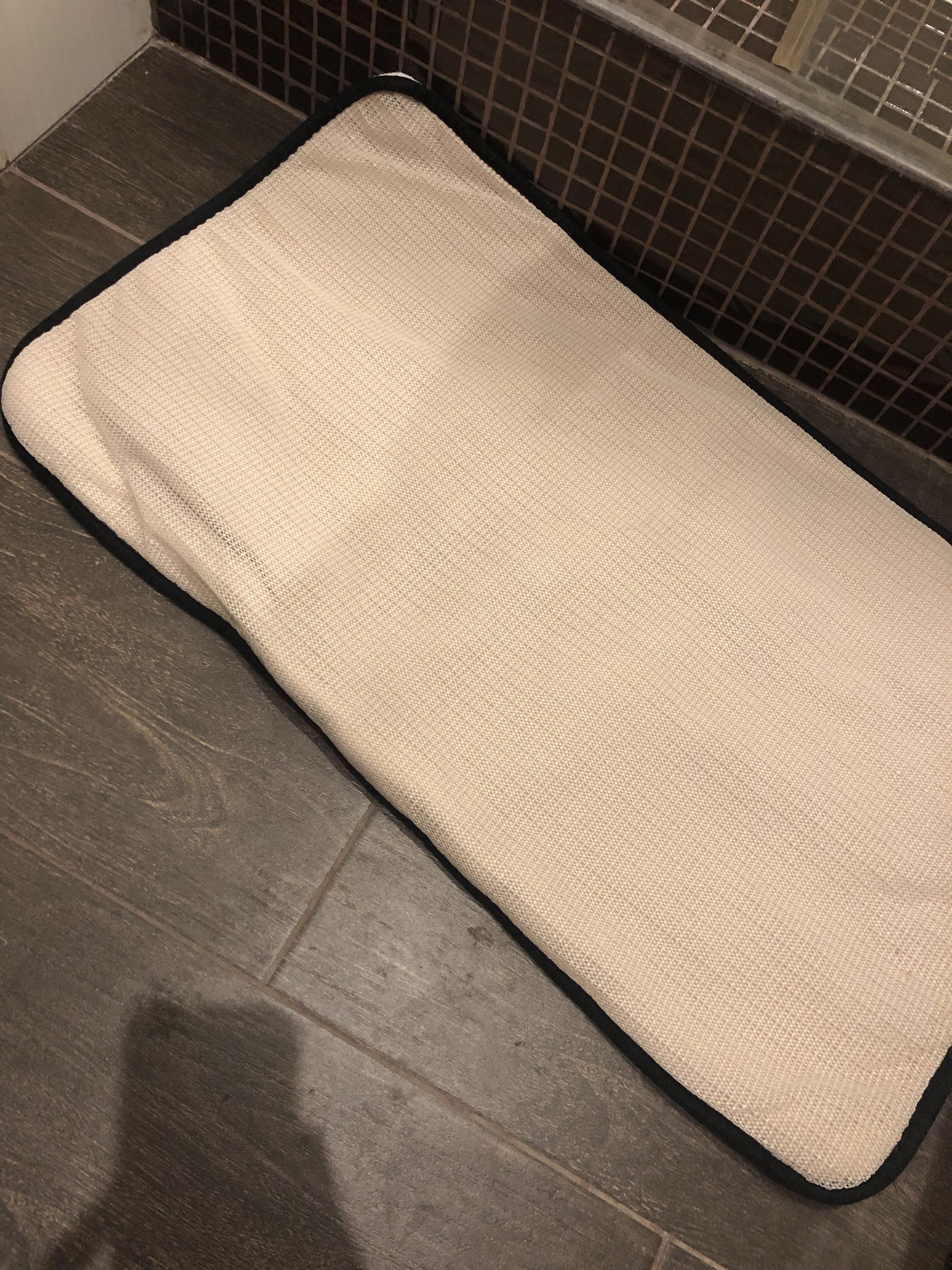 Фотография покупателя товара Набор ковриков для ванной и туалета Доляна «Зебра», 2 шт: 40×45 см, 50×80 см