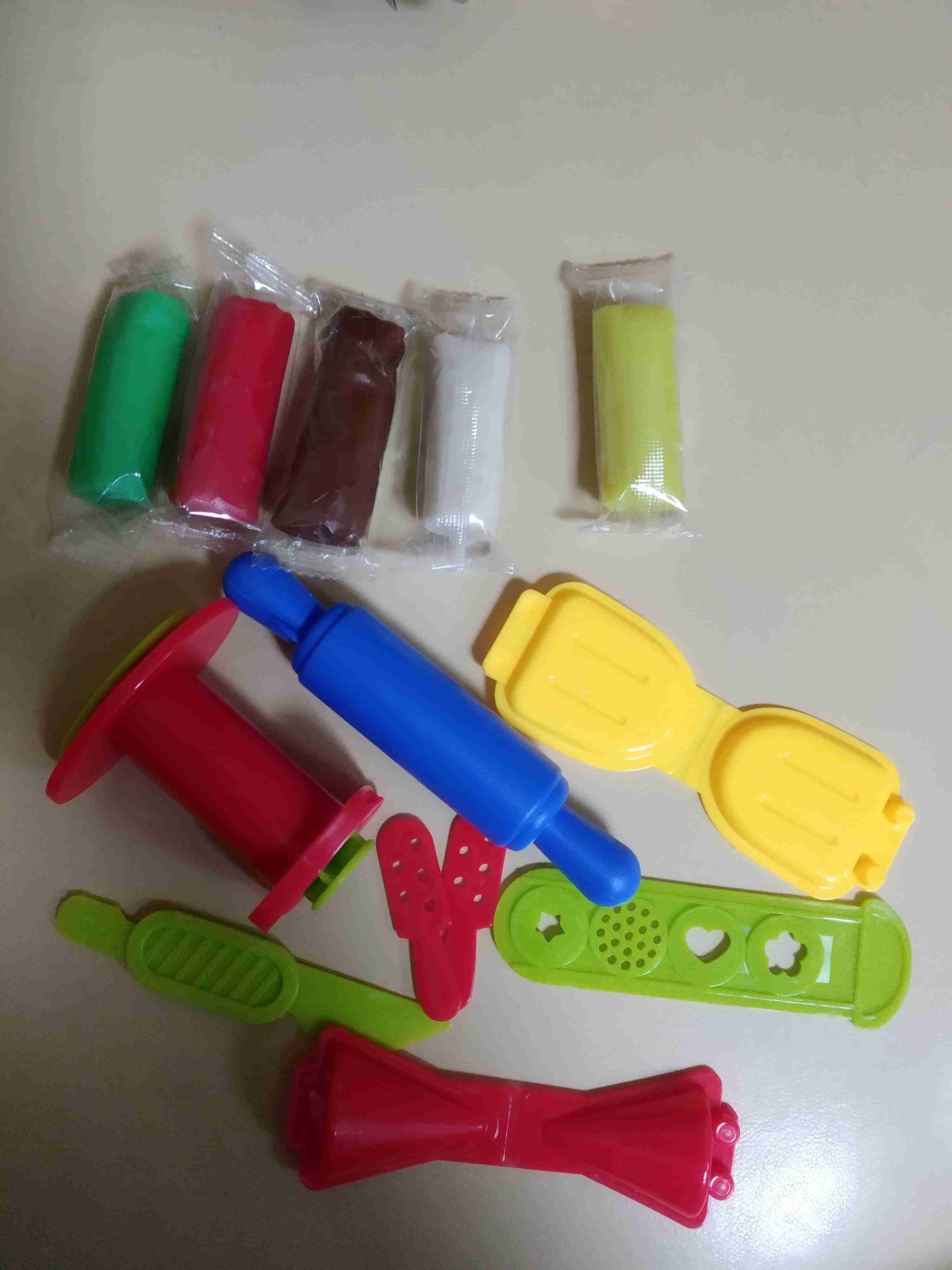 Фотография покупателя товара Игровой набор для лепки «Весёлое мороженое», 5 брусков пластилина, аксессуары - Фото 1
