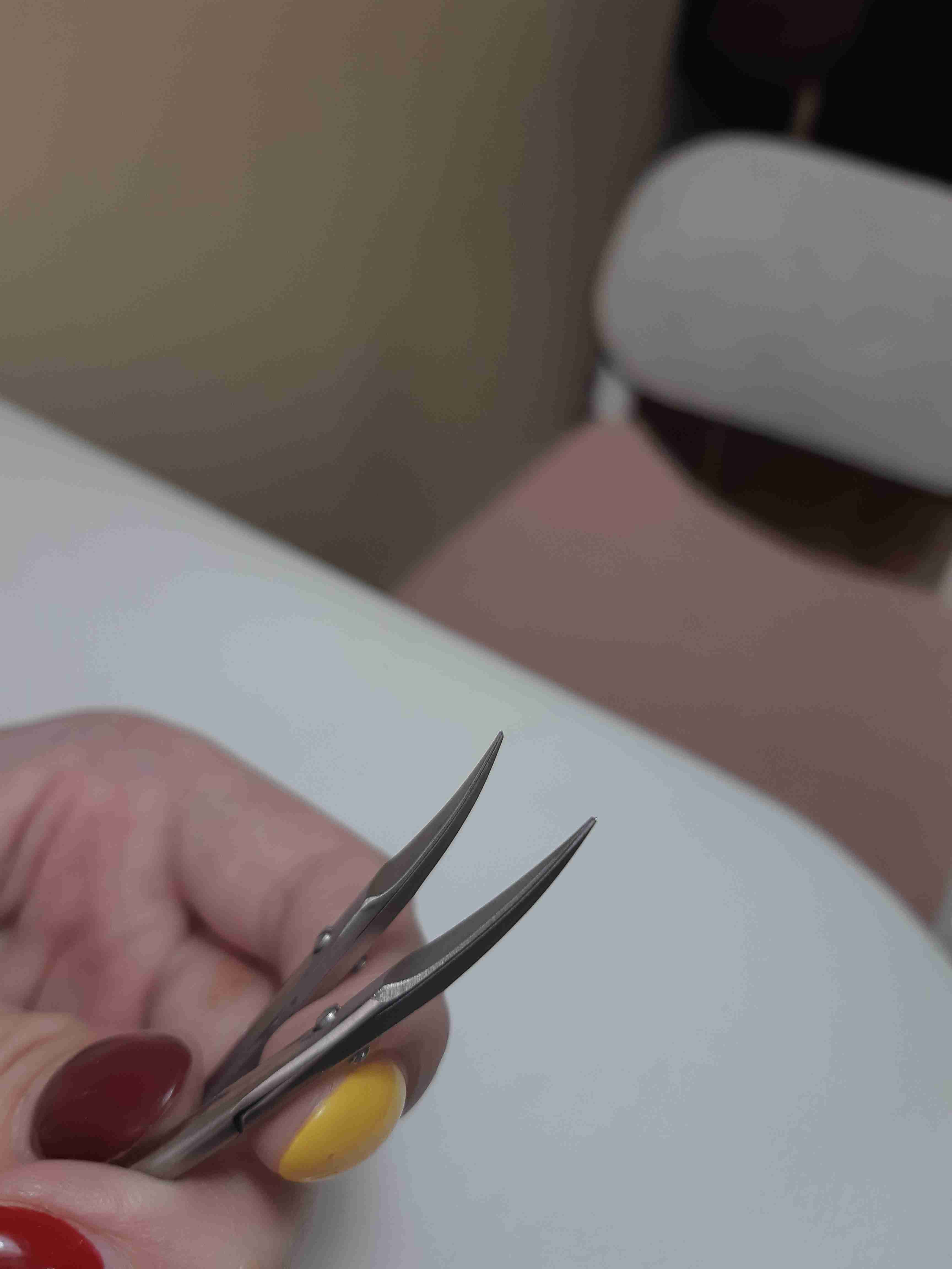 Фотография покупателя товара Ножницы маникюрные, для кутикулы, загнутые, 9,7 см, цвет матовый серебристый, НСС-6D
