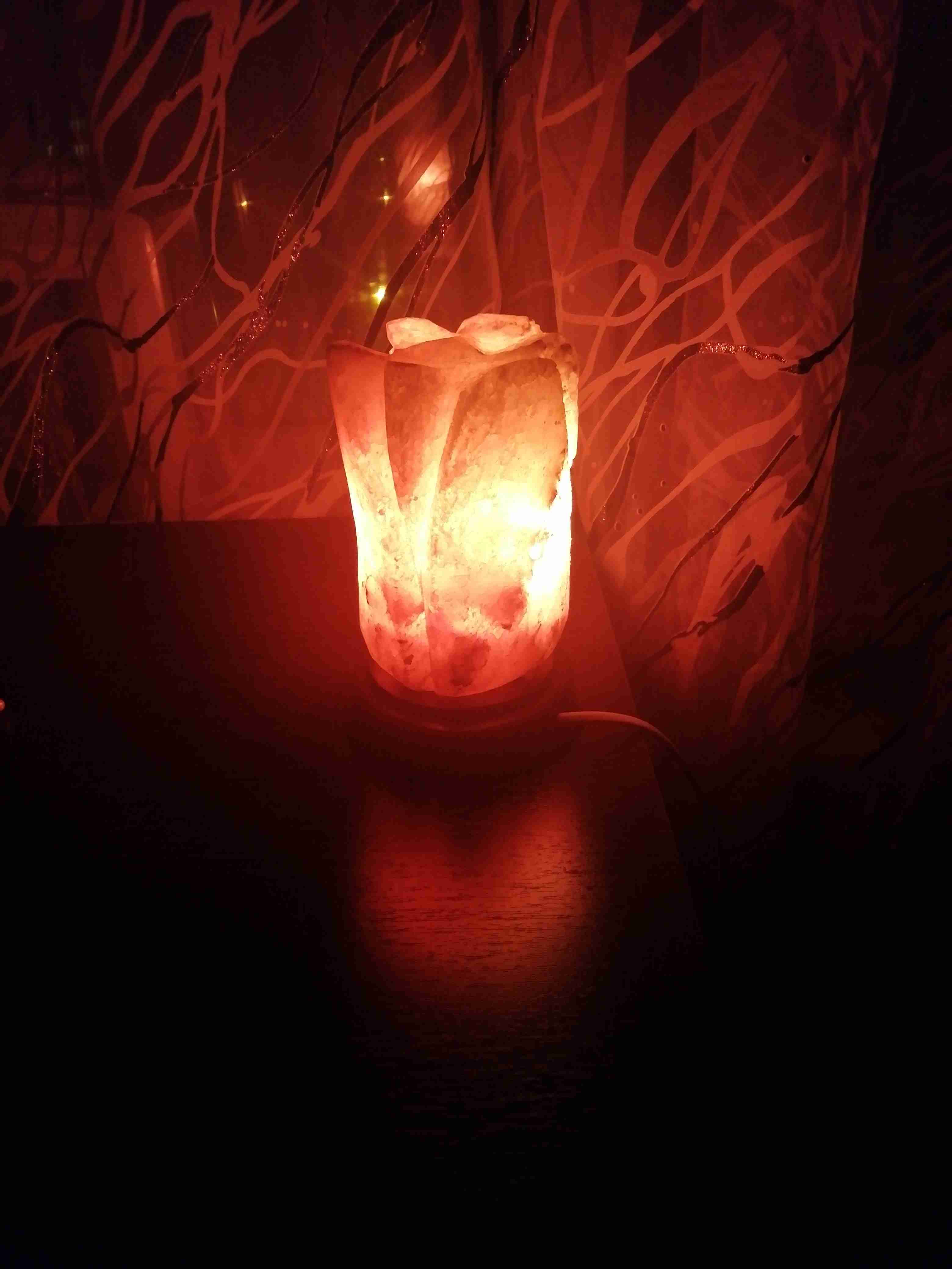 Фотография покупателя товара Соляная лампа "Тюльпан малый", цельный кристалл, 15 см, 1.5 кг - Фото 4