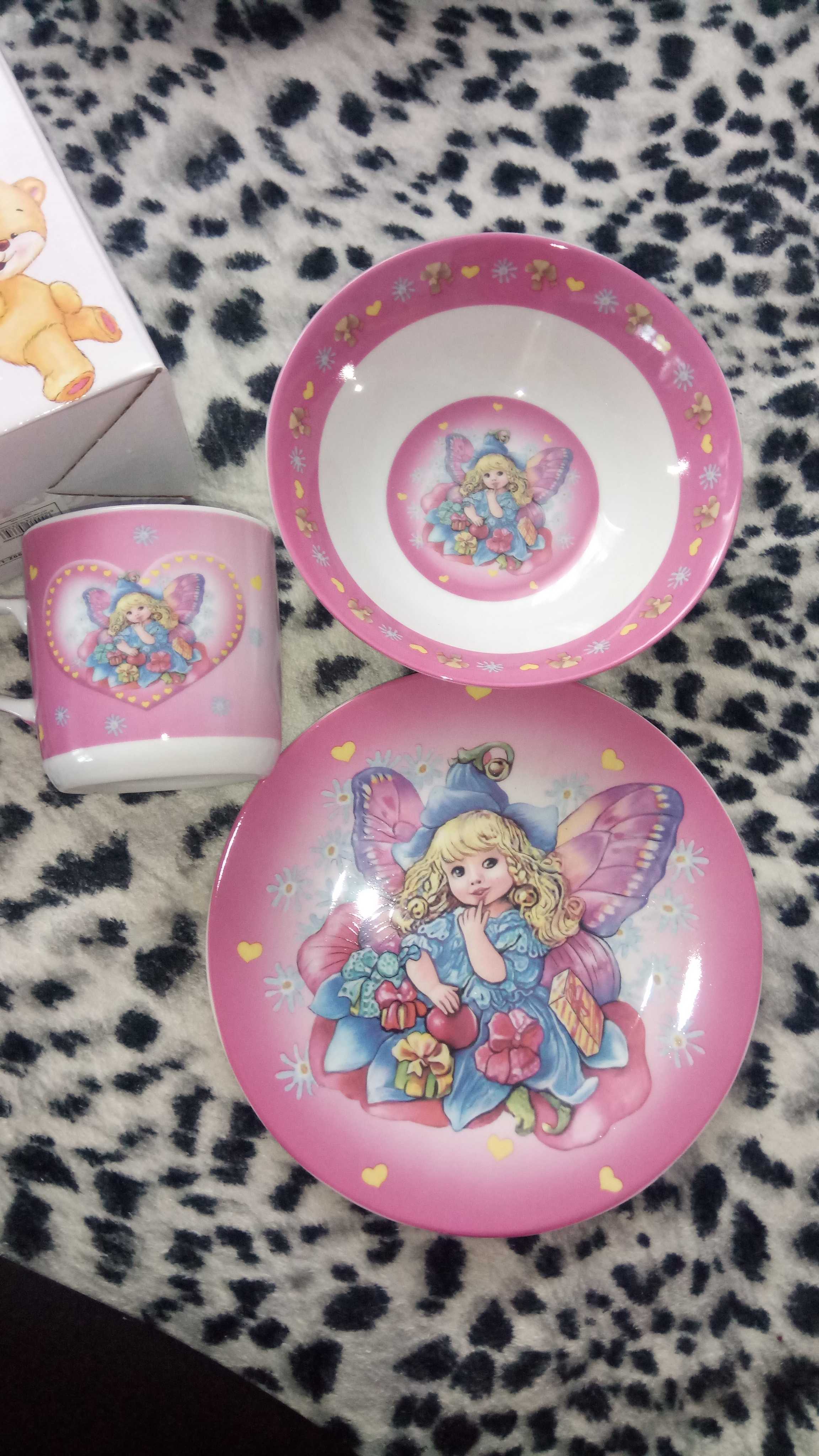 Фотография покупателя товара Набор детской посуды из керамики Доляна «Дюймовочка», 3 предмета: кружка 230 мл, миска 400 мл, тарелка d=18 см,цвет белый