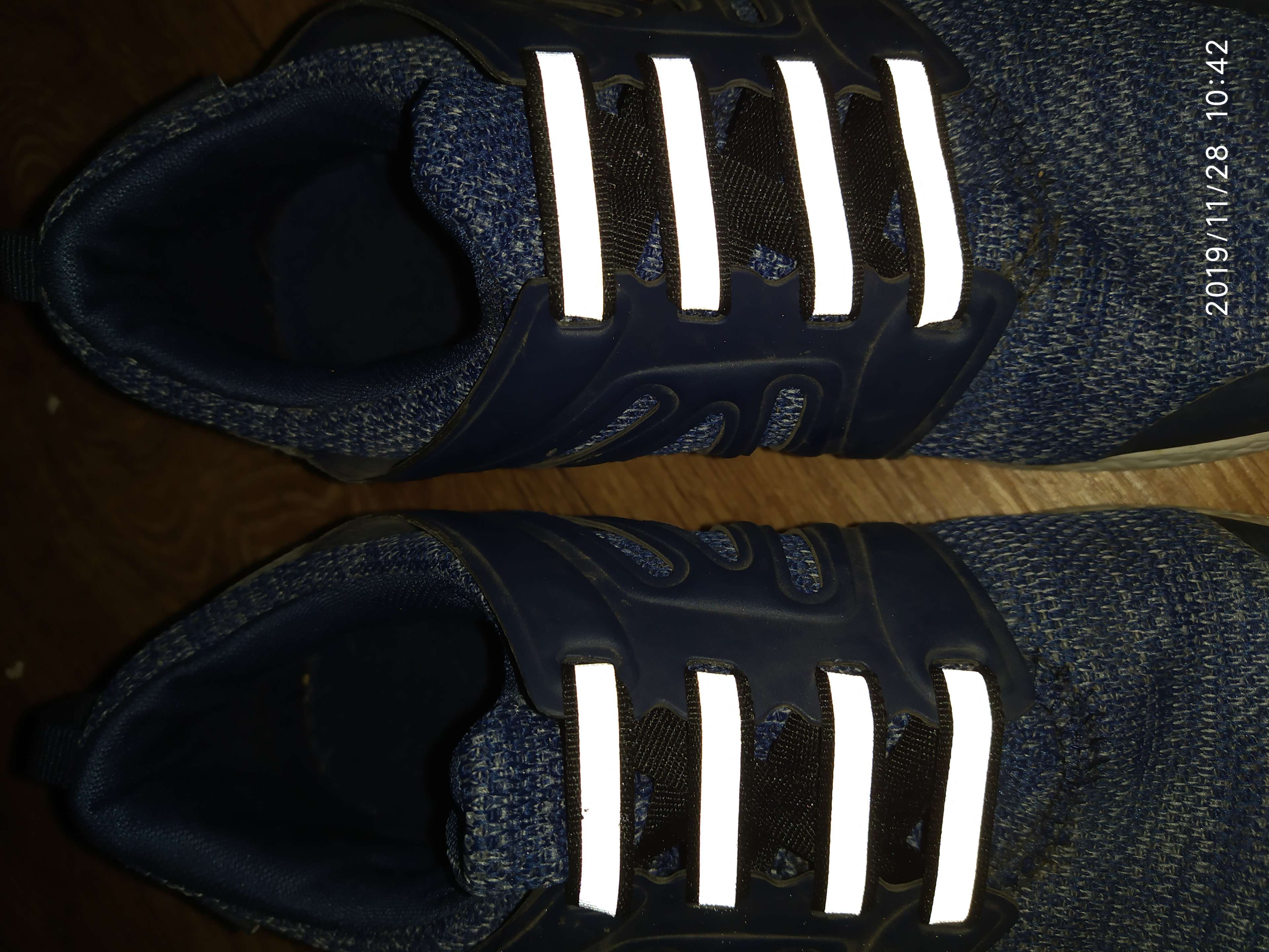 Фотография покупателя товара Шнурки для обуви, пара, плоские, со светоотражающей полосой, 10 мм, 110 см, цвет чёрный - Фото 4