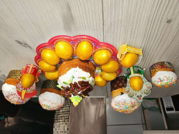 Фотография покупателя товара Пасхальная подставка «Со Светлой Пасхой», бабочка, на 12 яиц и кулич - Фото 1