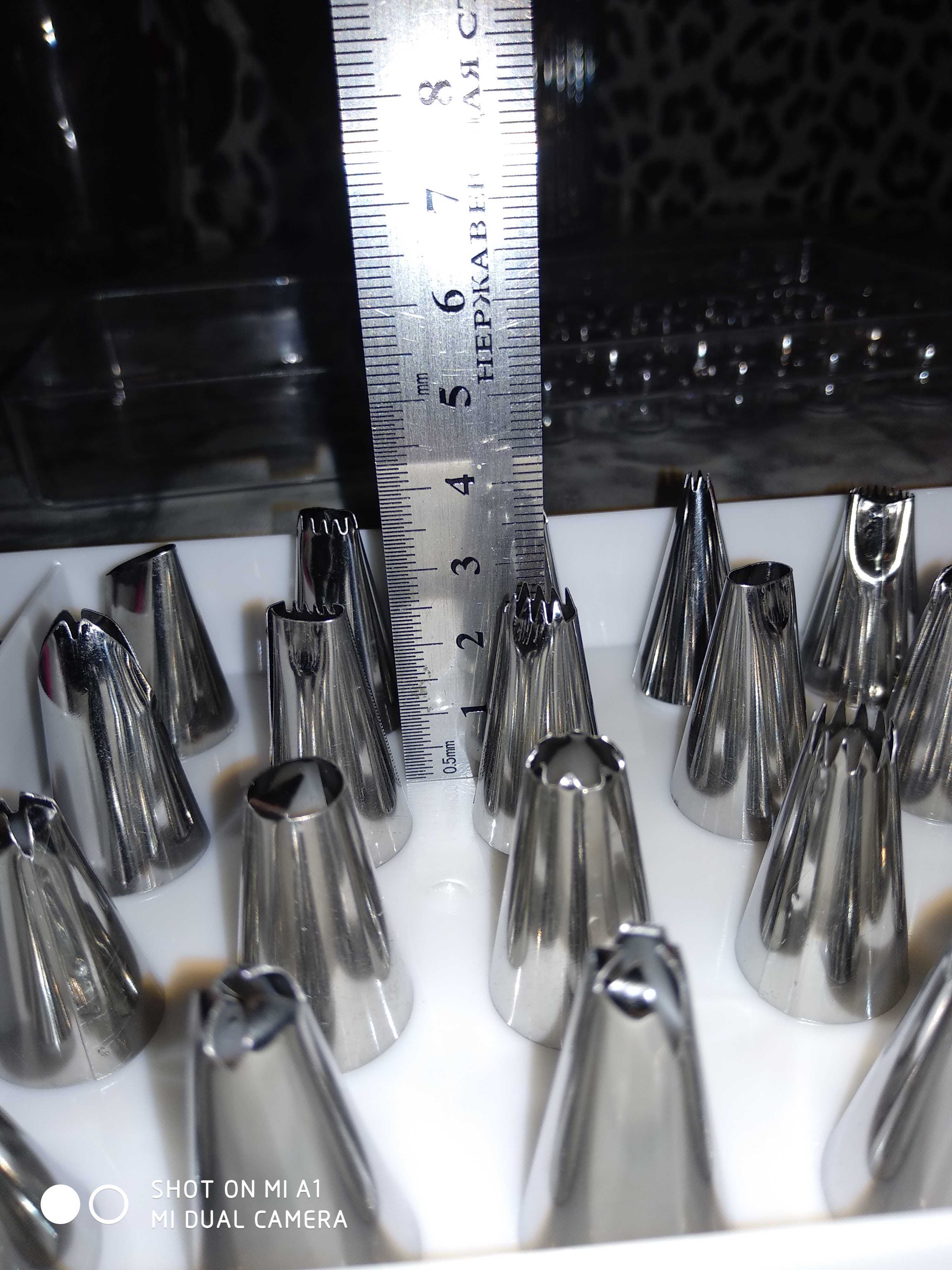 Фотография покупателя товара Набор кондитерский, 34 предмета: 26 насадок d=1,7, h=3 см, 2 адаптера, 2 гвоздя 3×6,5, 2 зажима - Фото 2