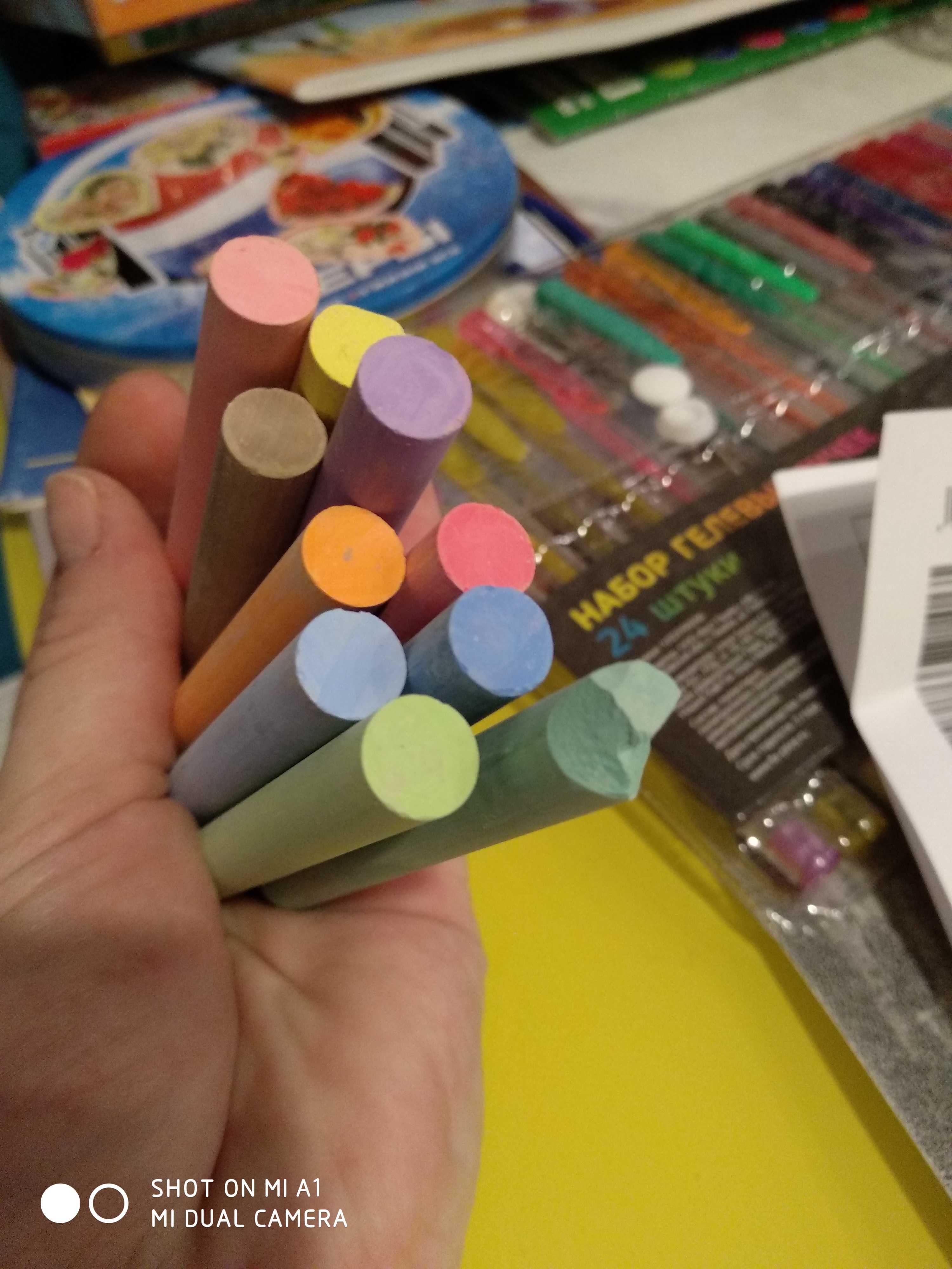 Фотография покупателя товара Мелки цветные Maped Color Peps, в наборе 10 штук, круглые, специальная формула "без грязи" - Фото 5
